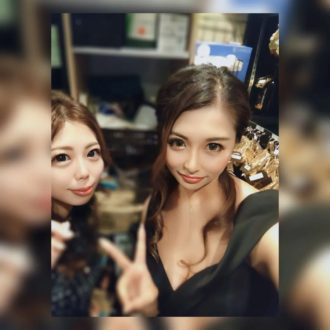 ちゃんゆき小顔すぎるぅ〜🥺💗

明日から雪みたい☃
やだぁぁぁぁぁ😭😭😭
@yuki_letoile
@hibiki.group 
@letoile_sinseigroup 

#レトワール#響グループ #水川潤#美松ビル5F#札幌 #すすきの #北海道 #ニュークラブ #ニュークラ嬢 #すすきのニュークラ #ラウンジ #ラウンジ嬢 #キャバクラ #キャバ嬢 #ホステス #夜職 #ナイトワーク #ポケパラ #インスタ指名 #求人 #お酒好きな人と繋がりたい #キャバキャバ #きゃばきゃば#ダイエット#HI