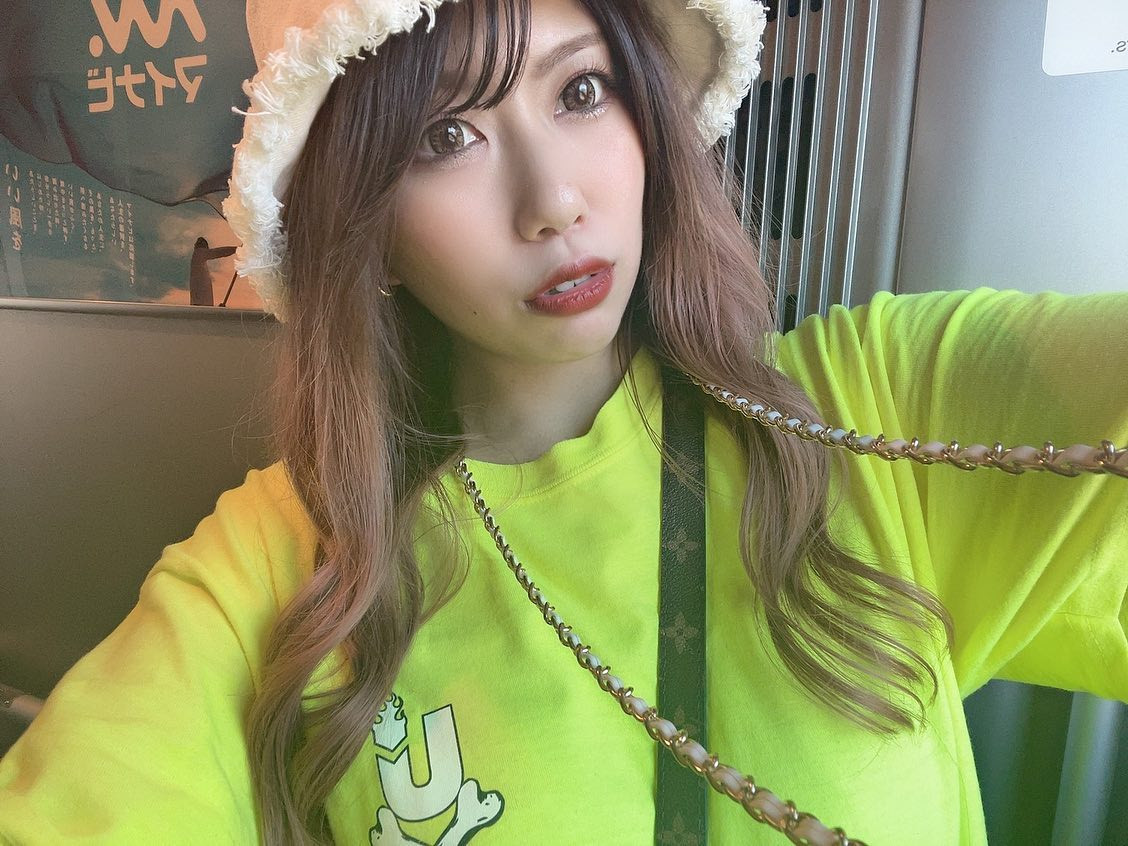 💙

ついにあした〜🍎
5年ぶりのホール公演たのしみすぎる〜！

きのうUVERCAPみてたら
もうココロ撃たれまくって
ライブへのモチベ爆上がりした🥺🫶🏻

参戦されるみなさんたのしみましょ〜！💫

明日（11/20）はわたくしおやすみです！
お店は営業してるので
みんな飲みにいってね🫡🩵

@takuya_world_official 
@uverworld_official 

#uverworld #uverworld好きな人と繋がりたい #takuya_world_official #uverw