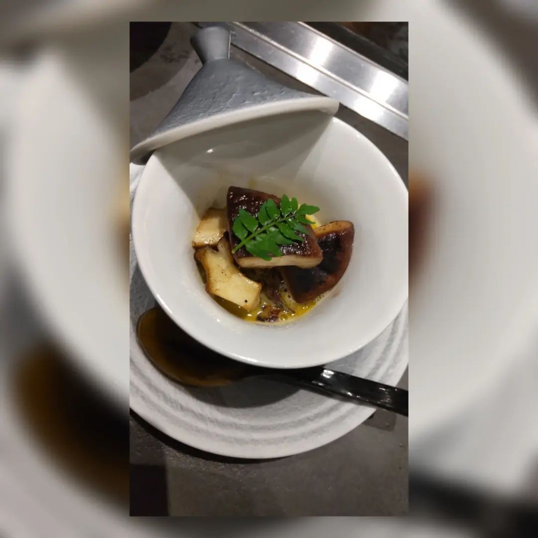 ライオンのシャンパン飲みたかったから嬉しい🦁♥
@hibiki.group 
@letoile_sinseigroup 
#レトワール#響グループ #水川潤#美松ビル5F#札幌 #すすきの #北海道 #ニュークラブ #ニュークラ嬢 #すすきのニュークラ #ラウンジ #ラウンジ嬢 #キャバクラ #キャバ嬢 #ホステス #夜職 #ナイトワーク #ポケパラ #インスタ指名 #求人 #お酒好きな人と繋がりたい #キャバキャバ #きゃばきゃば#ダイエット#HIBIKI#HIBIKIグループ