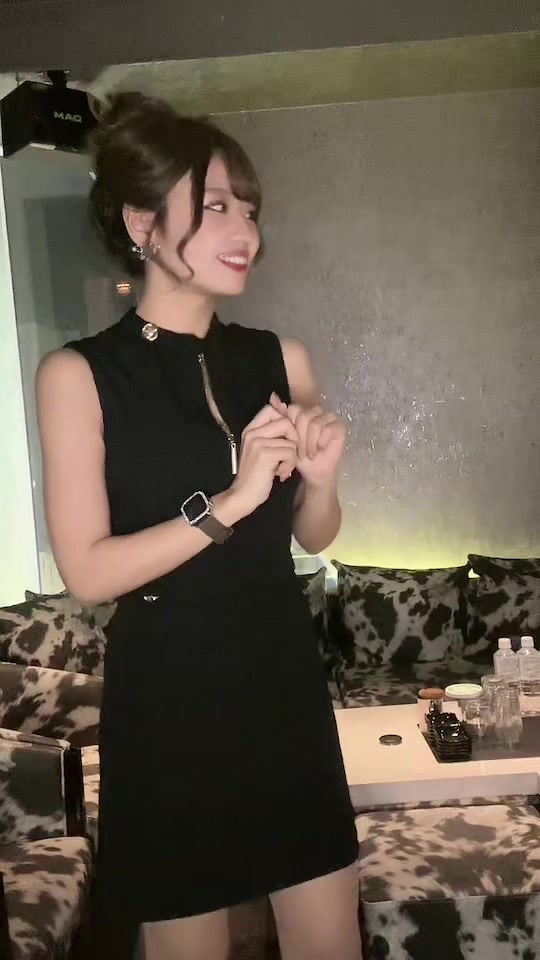 もっと腰入れてください！って隣から指導あって最後間違っちゃって隣見たらめちゃめちゃみられてました。 @白雪もも🍑