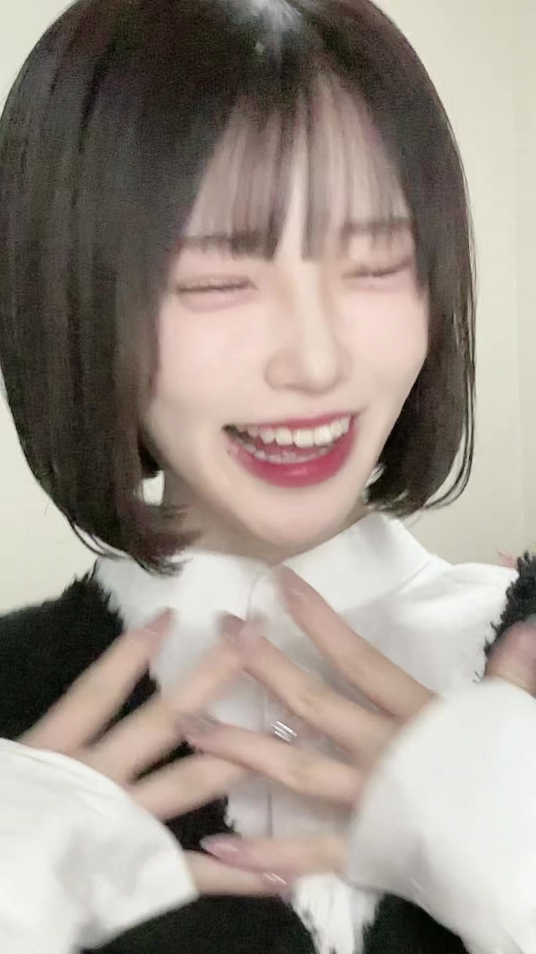 前髪切るか切らないで1日悩んで切った🪿