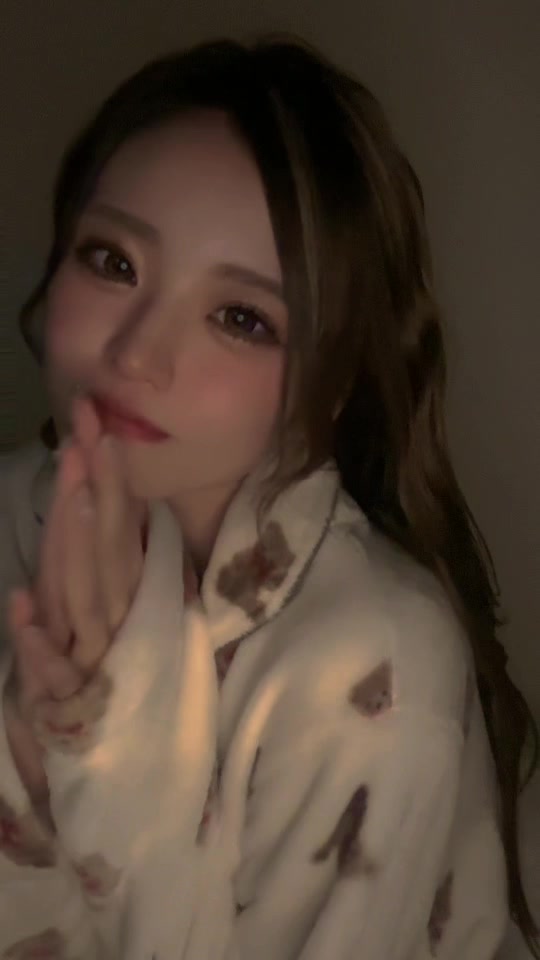 結構この人もう自分に興味なさそうだなぁって感じたら私は離れる🫠 女は、男側の方が"大好きー！！！！すきすぎてたまらんー！！！" って言うくらいじゃないと幸せになれないらしいから❤️🔥