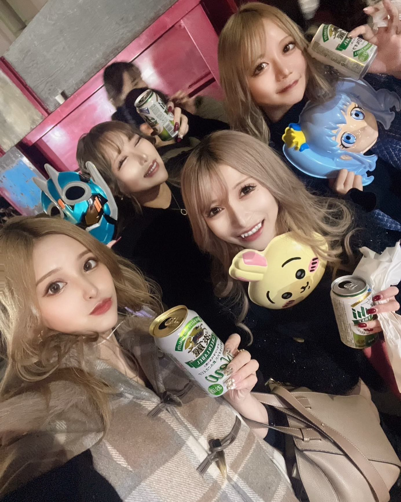 みんなで酉の市🍻🌟
激混みすぎて人酔いした🤮

知らないキャラクターのお面買ってみた🙃🩵

 #オレンジテラス #オレンジテラス歌舞伎町 #歌舞伎町 #キャバクラ #キャバ嬢 #酉の市