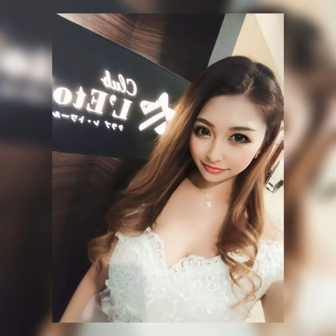 最近家で筋トレしてるけど自分の体の重さに脳も体もびっくりしてる！

年末まで毎日筋肉痛でありたいと思います🌝✨
本日もよろぴく🤟
@hibiki.group 
@letoile_sinseigroup 
#レトワール#響グループ #水川潤#美松ビル5F#札幌 #すすきの #北海道 #ニュークラブ #ニュークラ嬢 #すすきのニュークラ #ラウンジ #ラウンジ嬢 #キャバクラ #キャバ嬢 #ホステス #夜職 #ナイトワーク #ポケパラ #インスタ指名 #求人 #お酒好きな人と繋がりたい #キャバキャバ #きゃ