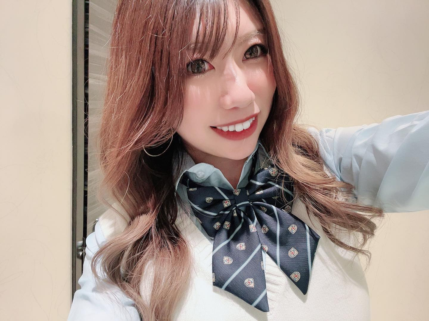 💙

ふつかめは
"JKコスプレをするエルちゃん"のコスプレ（笑）

もうすぐ30歳になるってのに恥ずかしい

のどかはイベント開催の
2日間満員御礼でした👏🏻
来月からもコスプレイベント開催するので
よろしくお願いします！🩵

詳細が決まったらまた告知します🫶🏻

#スナックのどか #snacknodoka
#新潟スナック #古町スナック
#古町キャバクラ #古町クラブ #古町 
#美人 #美女 #セクシー #ギャル 
#一人飲み #お酒好きな人と繋がりたい #お酒好き女子 
#新潟ナイトナビ #新潟 