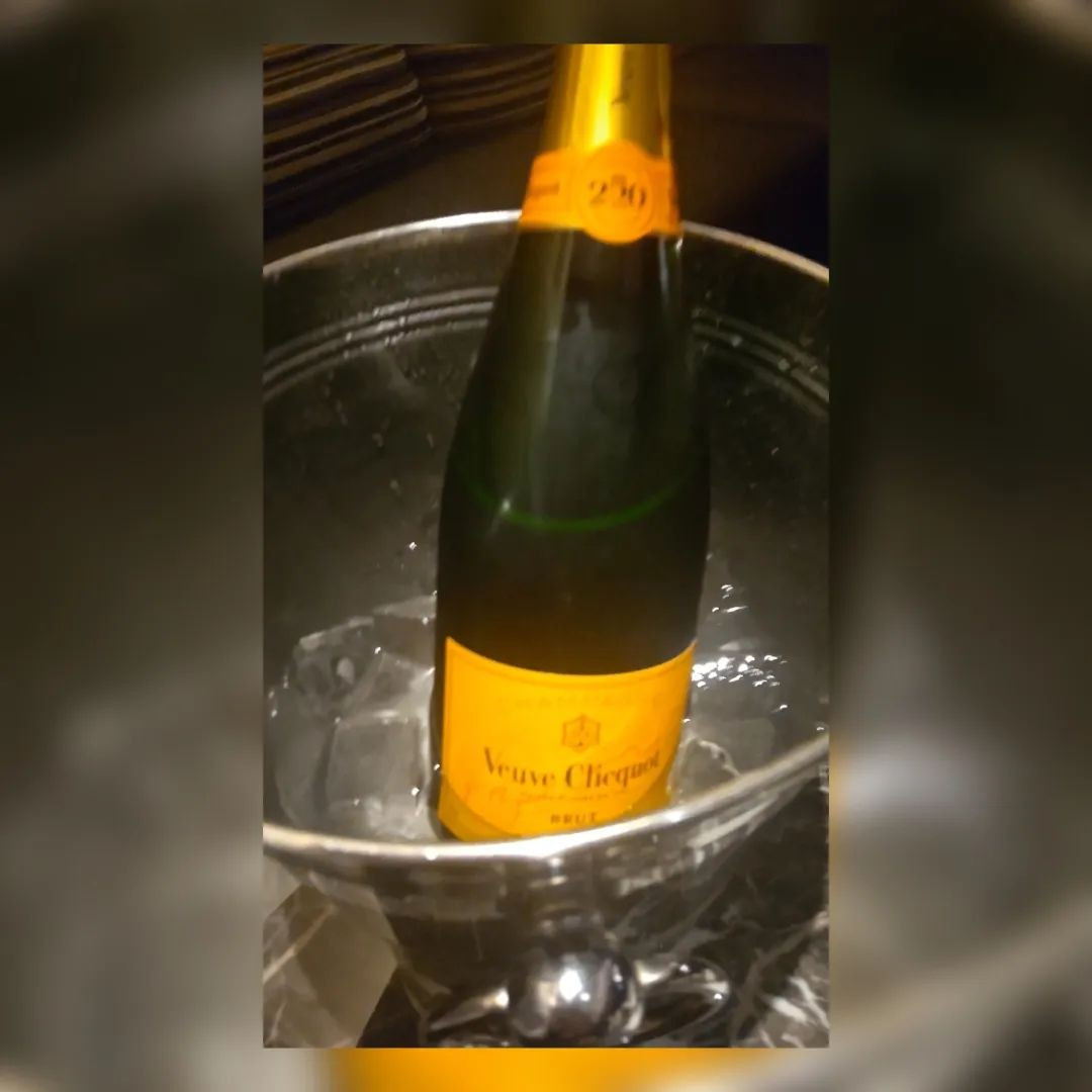 短時間で急いでシャンパン飲んだ🤔🤔🤔

二日酔い。。。🙄

@hibiki.group
@letoile_sinseigroup 
#レトワール#響グループ #水川潤#美松ビル5F#札幌 #すすきの #北海道 #ニュークラブ #ニュークラ嬢 #すすきのニュークラ #ラウンジ #ラウンジ嬢 #キャバクラ #キャバ嬢 #ホステス #夜職 #ナイトワーク #ポケパラ #インスタ指名 #求人 #お酒好きな人と繋がりたい #キャバキャバ #きゃばきゃば#ダイエット#HIBIKI#HIBIKIグループ