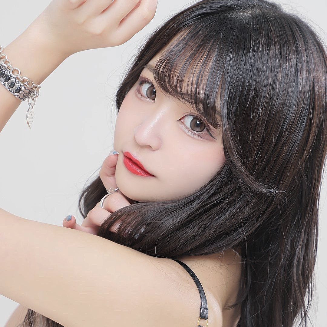 .
12月もよろしくお願いします🌲
22.23クリスマスイベントです❕❕
マナカさんは水色サンタになろうと思ってるよー🎅🏻🩵

締日もイベントの日も忙しいと思われがちで
暇なことが多いから、会いに来てくれたら嬉しいです(^^)
まなかのサンタさん見たいよねーーー！？

忘年会割引みたいなものもあるので
DMかLINEで聞いてください👀
楽しくなったら飲ませすぎちゃうかもです🩵🩵（笑）
今月もたくさん飲ませて甘やかしてねー🧸🧸

#ウルフグループ #ロイヤルステージ #王華 #ROYALSTAGE #vib