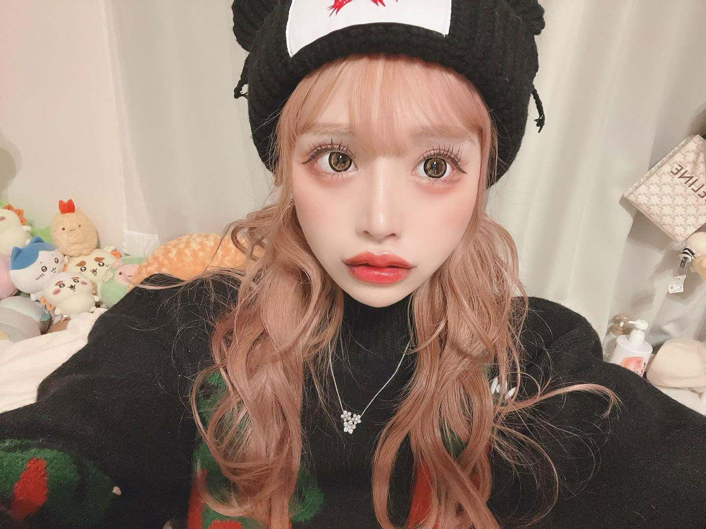 いちご柄のニットかわいい🍓

#すすきの #すすきのグルメ #ニュークラブ #ニュークラ #キャバ嬢 #ホステス #札幌 #歌舞伎町 #ポケパラ #ナイツ #ギャル #かわいい #あざとい系女子 #札幌#観光 #シティーグループ #すすきのキャバ嬢 #プレミア#クラブプレミア#followme#instagood #instalike #premier #一ノ瀬愛梨 #ぷにぷにあいり