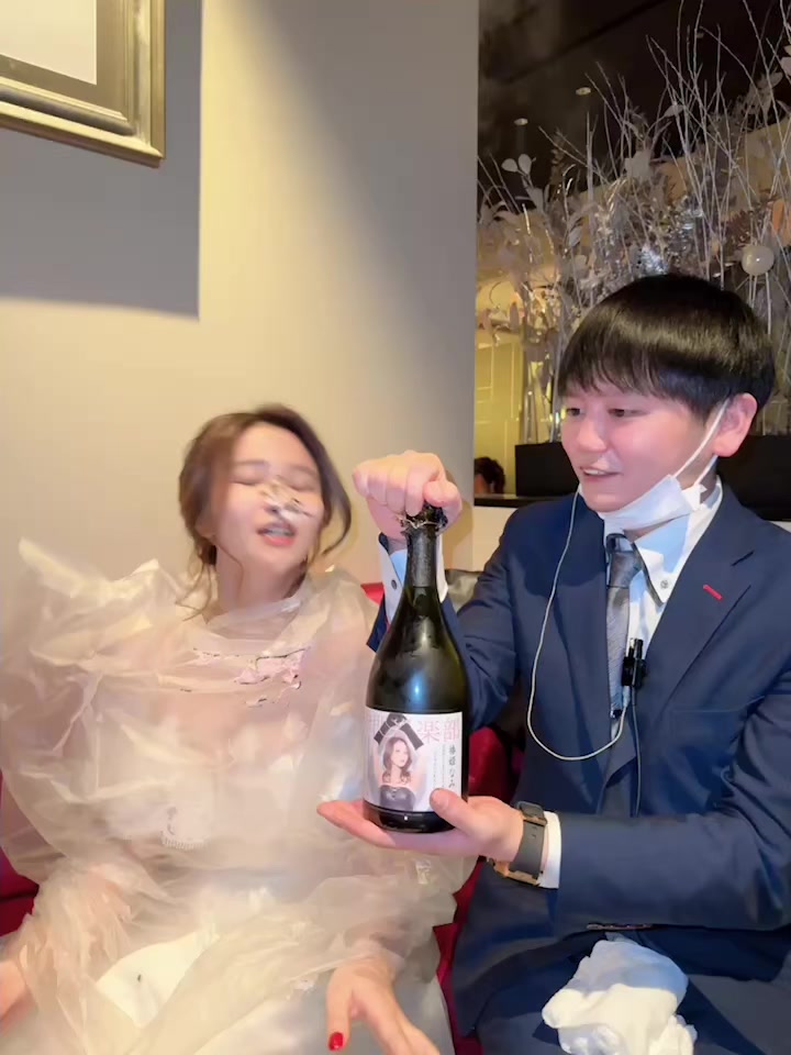 #鼻の穴に生クリーム入った事ある人仲間 #毎年恒例の顔面ケーキ #今年も去年と同じ席でやっていただきました #はるかとりことお客様が誰よりも楽しそう