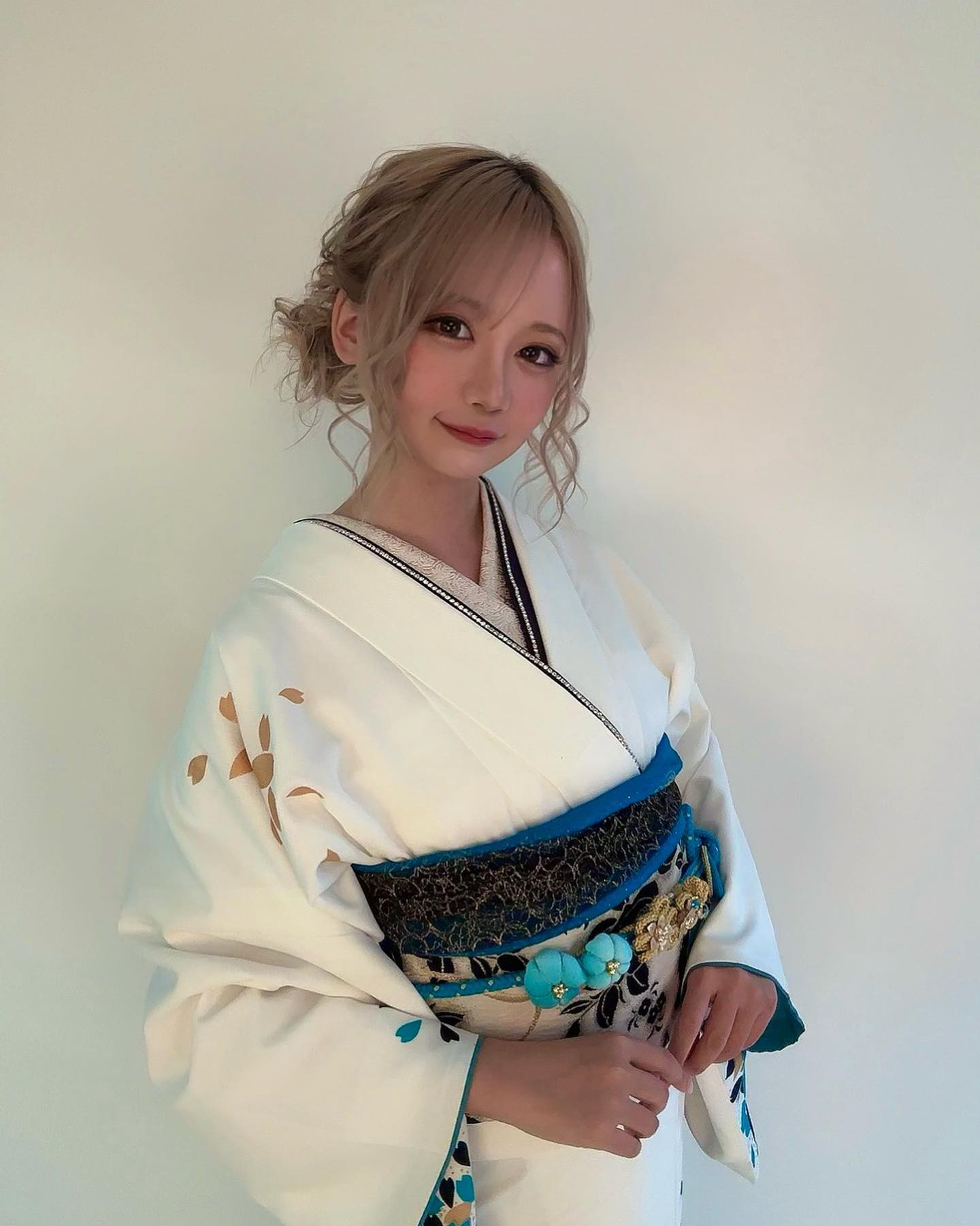 2023年もあと1ヶ月🥳
今年中にみんなに会えますように💗

ショートでも可愛くしてくれる @hairmake_aipai 👼🌟

 #オレンジテラス #オレンジテラス歌舞伎町 #歌舞伎町 #キャバクラ #キャバ嬢  #着物