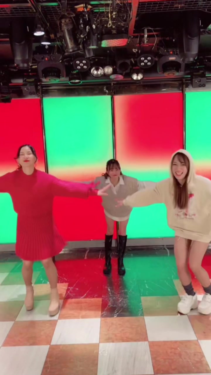 愉快なお姉さまたちと🦤🪶 @なまちょ！  @池袋キャバクラ フェニックス  #tiktok #ベルメイク#キャバクラ屋さん #ショーキャバクラ#キャバ嬢＃夜 職#生きてるだけで偉い