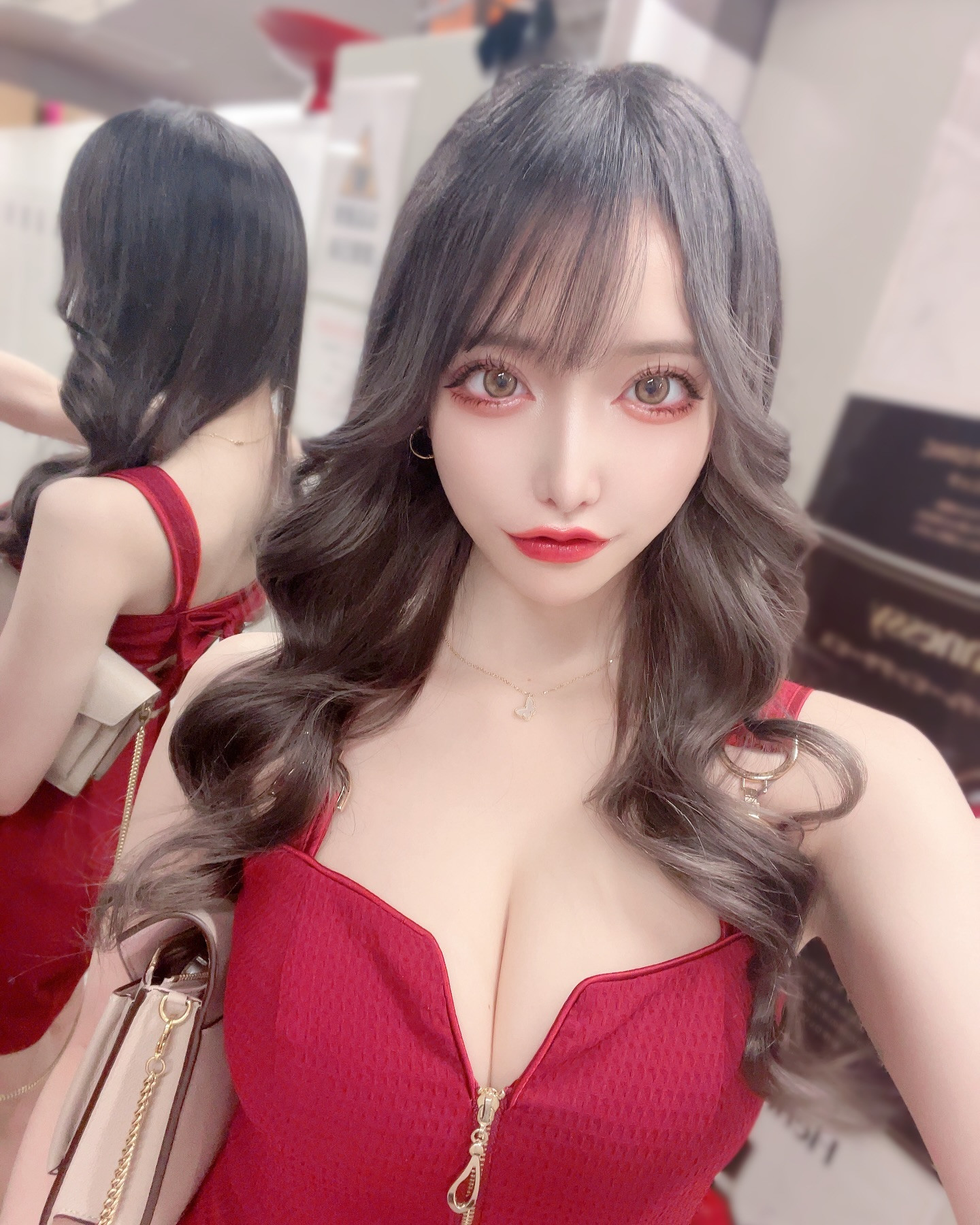 .
.
髪色がかなり抜けてきました。。

結局どっちが好き？
.
.