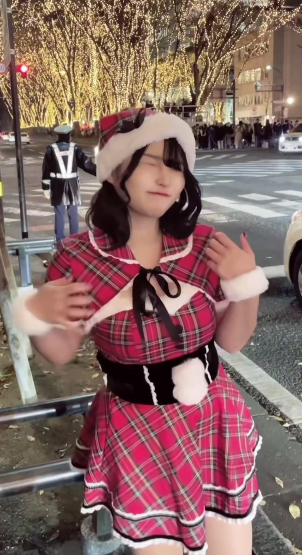 光ぺ見に行った人〜？🙋‍♀️#仙台 #光のページェント #光ぺ #定禅寺通り #国分町 #サンタコス #おすすめにのりたい