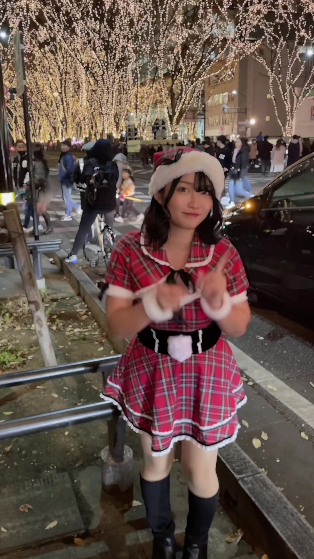 クリスマス一緒過ごしてくれる人〜？#仙台 #国分町 #サンタコス #光のページェント #光ぺ #定禅寺通り #クリスマスイベント #おすすめにのりたい