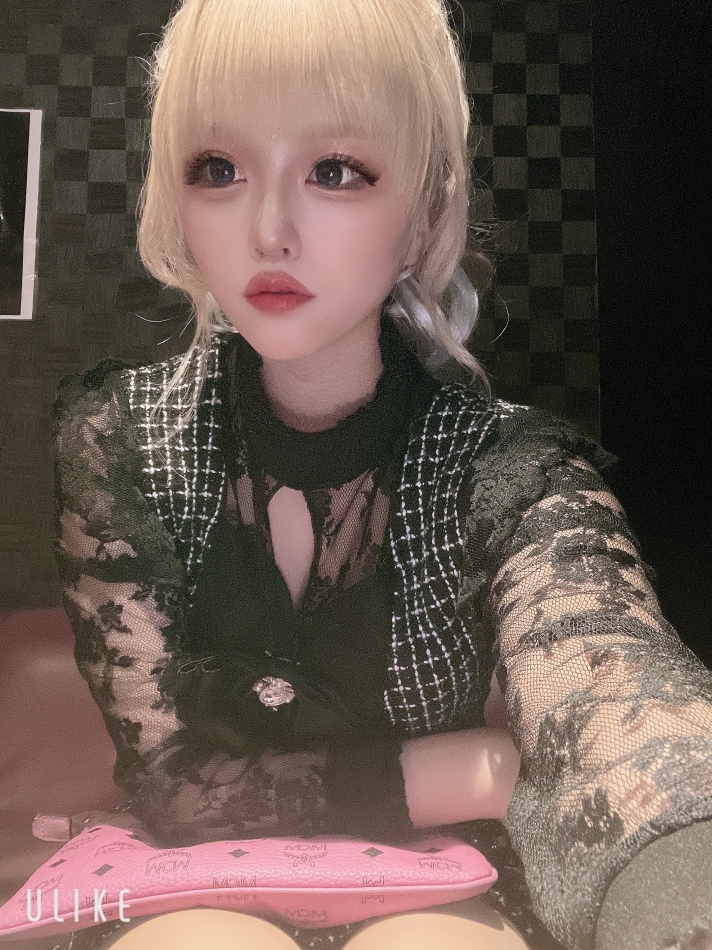 どこ見てんの？笑