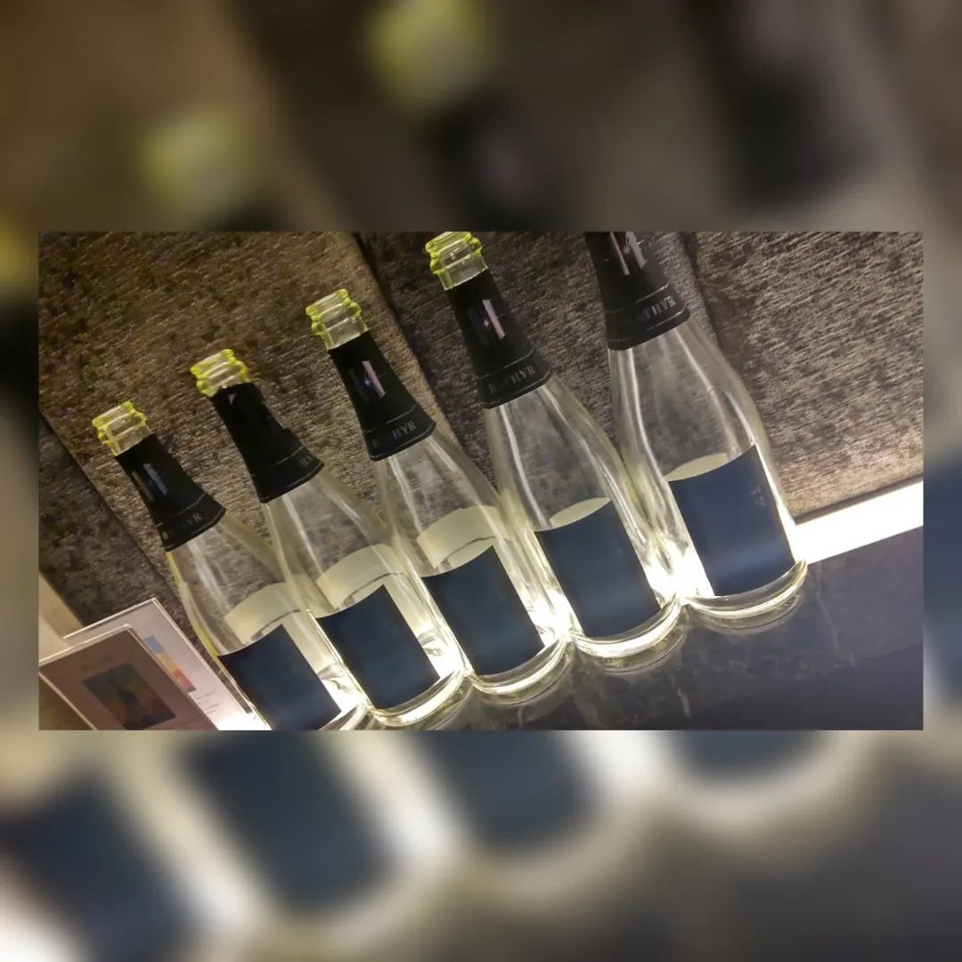 .
.
.
濃い人達と濃い１日をかましました🤗
楽しかった日の代償は大きい😇♥
平日なのに途中から週末の呪いにかかる始末😇アーメン🤟
@hibiki.group
@letoile_sinseigroup
#レトワール#響グループ #水川潤#美松ビル5F#札幌 #すすきの #北海道 #ニュークラブ #ニュークラ嬢 #すすきのニュークラ #ラウンジ #ラウンジ嬢 #キャバクラ #キャバ嬢 #ホステス #夜職 #ナイトワーク #ポケパラ #インスタ指名 #求人 #お酒好きな人と繋がりたい #キャバキャバ #きゃ