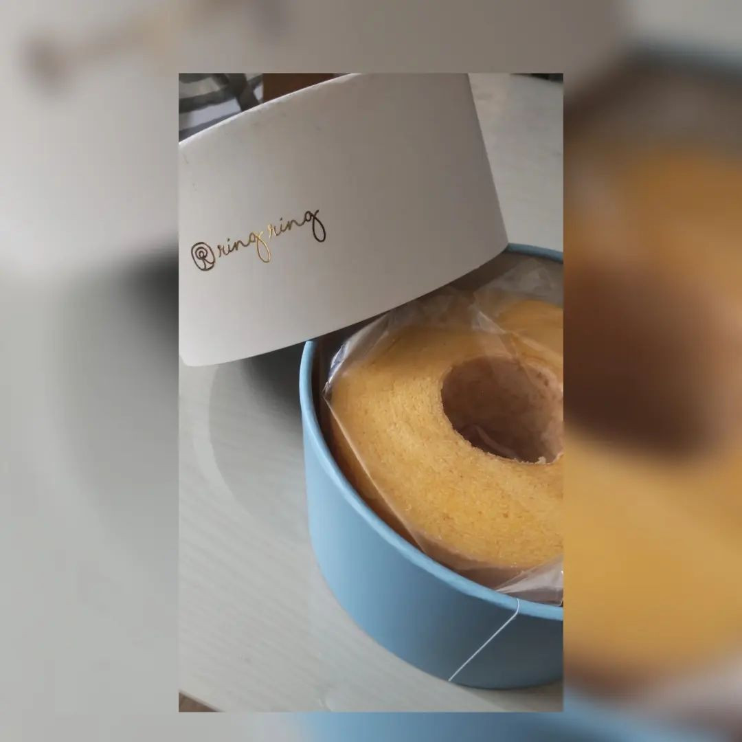 .
.
.
らんらんから頂いた♥
おしゃれなバームクーヘンちゃん🤤💓
ありが㌧㌧㌧🤗

二日酔いなのかふわふわなう😶‍🌫️
@hibiki.group 
@letoile_sinseigroup 
#レトワール#響グループ #水川潤#美松ビル5F#札幌 #すすきの #北海道 #ニュークラブ #ニュークラ嬢 #すすきのニュークラ #ラウンジ #ラウンジ嬢 #キャバクラ #キャバ嬢 #ホステス #夜職 #ナイトワーク #ポケパラ #インスタ指名 #求人 #お酒好きな人と繋がりたい #キャバキャバ #きゃばきゃ