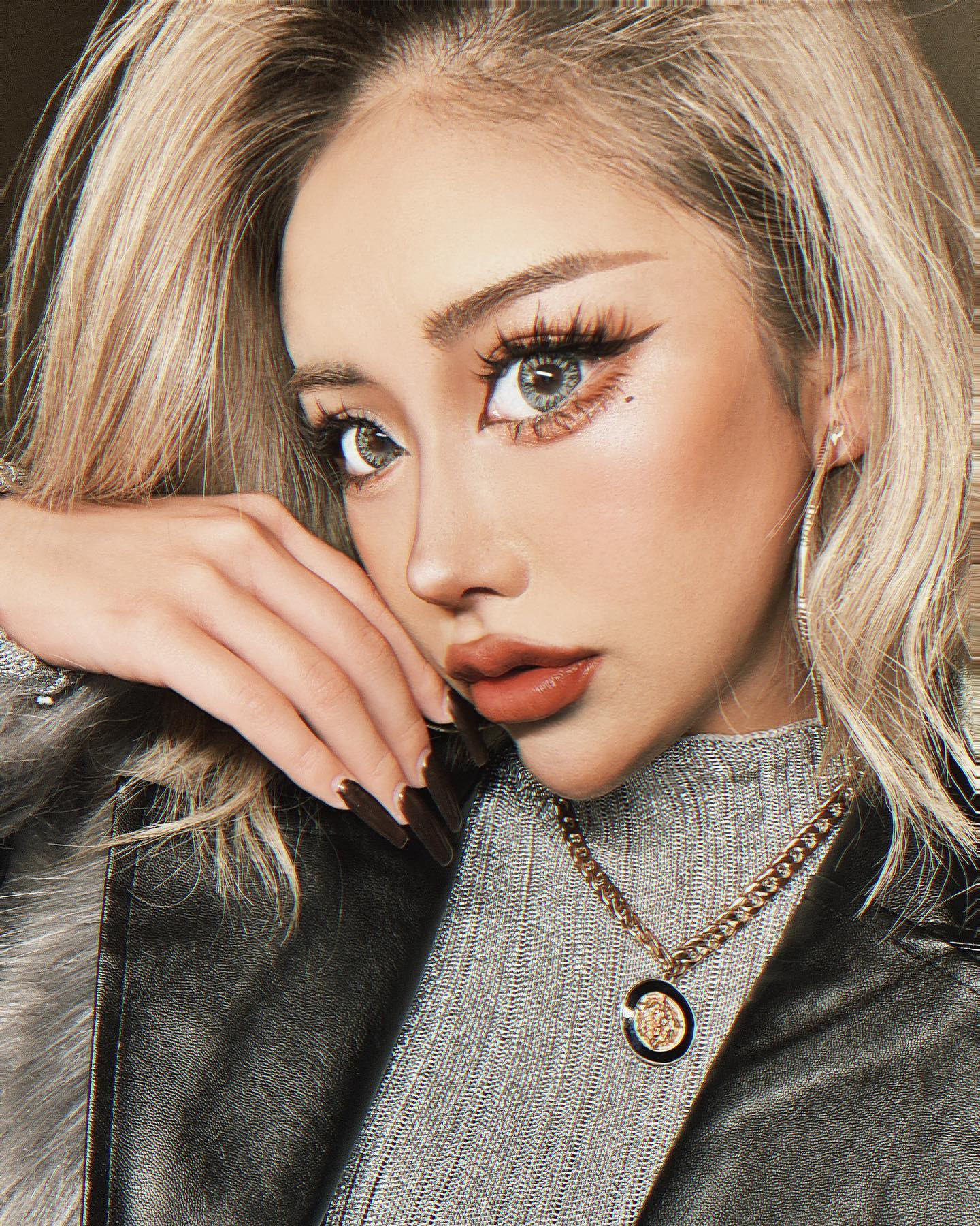 🖤🩶🤍🖤🩶🤍・
峰 寿リ亜 ｰ 𝐉𝐮𝐥𝐢𝐚 𝐌𝐢𝐧𝐞🌹
・
𝗢𝗿𝗮𝗻𝗴𝗲 𝗧𝗲𝗿𝗿𝗮𝗰𝗲 - オレンジテラス🍊🧡
@orangeterrace.tokyo 
・
AREA: 歌舞伎町／新宿
TEL: 03-6233-8201
MAP: 〒160-0021 
  東京都新宿区歌舞伎町1-2-5
  東陽ビル B1F
TIME: 20:00〜LAST
・
 #キャバ嬢  #キャバクラ  #新宿  #歌舞伎町  #ホステス  #ギャル  #じゅりあ  #オレンジテラス  #六本木  #銀座  #クラブ  #渋谷