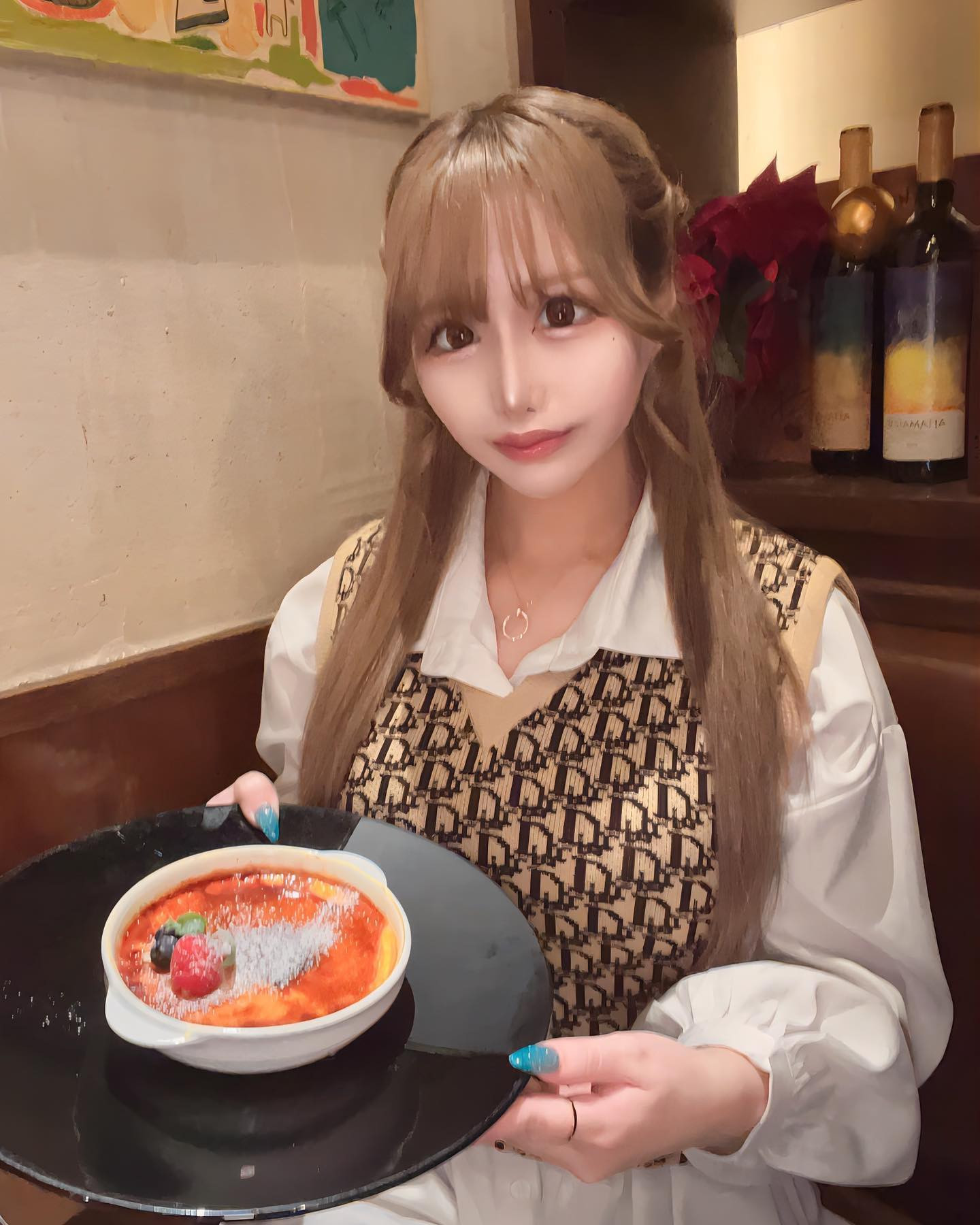 やっぱりカラオケ歌うとこの世の終わりみたいな声になる🥺
.
.
.
.
.
#キャバ嬢#クリスマス#押しは推せるうちに推せ