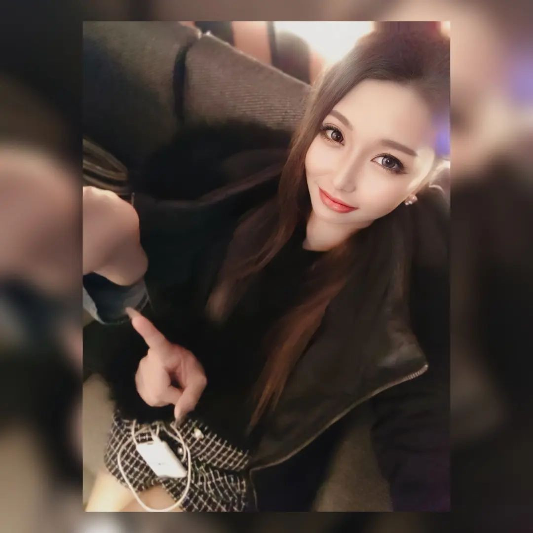 .
.
.

何故その話になったかもわからないけどこないだ財布落とされた方まさかのゆきちゃんの知り合いだったと言うミラクル💝

無事持ち主の所に帰れることを知れて安心した🤗✨

〜みきてぃのあんよを添えて〜
@hibiki.group
@letoile_sinseigroup
#レトワール#響グループ #水川潤#美松ビル5F#札幌 #すすきの #北海道 #ニュークラブ #ニュークラ嬢 #すすきのニュークラ #ラウンジ #ラウンジ嬢 #キャバクラ #キャバ嬢 #ホステス #夜職 #ナイトワーク #ポケパラ 