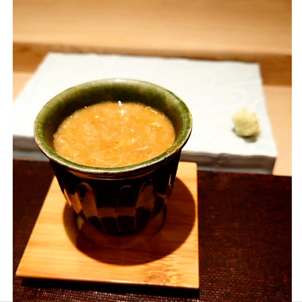 .
和喜智①

祝日にご飯行きがちな今年…
今回は和喜智に♥️

駅から近いのが何気に嬉しい笑

海外の方のためにスタッフさん手書きの解説イラストがあるみたいで、とても上手だった✨

8枚目の白いのは白子を液状にしたって言ってたはず…🤔
たちと白子って一緒？だよね？？

4枚目のあん肝といぶりがっこのやつ美味しかったなあ〜💕

他のお客様がシャリ小さめで〜って言っててまなみも言おうかと思ったけど陰キャなので当然言い出せず、、
まあ食べれるし…いいか…となった🤫笑

#すすきの #ホステス #キャバ嬢
#ニ