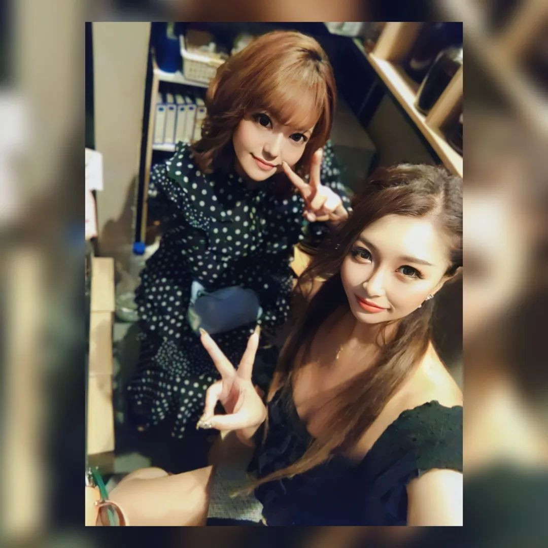 .
.
.
みこりーぬ♥

2023年だってことやっと覚えたのにもう終わる🤔
そして今は令和何年なのだろう🤔💭

@miko_letoile
@hibiki.group 
@letoile_sinseigroup 
#レトワール#響グループ #水川潤#美松ビル5F#札幌 #すすきの #北海道 #ニュークラブ #ニュークラ嬢 #すすきのニュークラ #ラウンジ #ラウンジ嬢 #キャバクラ #キャバ嬢 #ホステス #夜職 #ナイトワーク #ポケパラ #インスタ指名 #求人 #お酒好きな人と繋がりたい #キャバキ