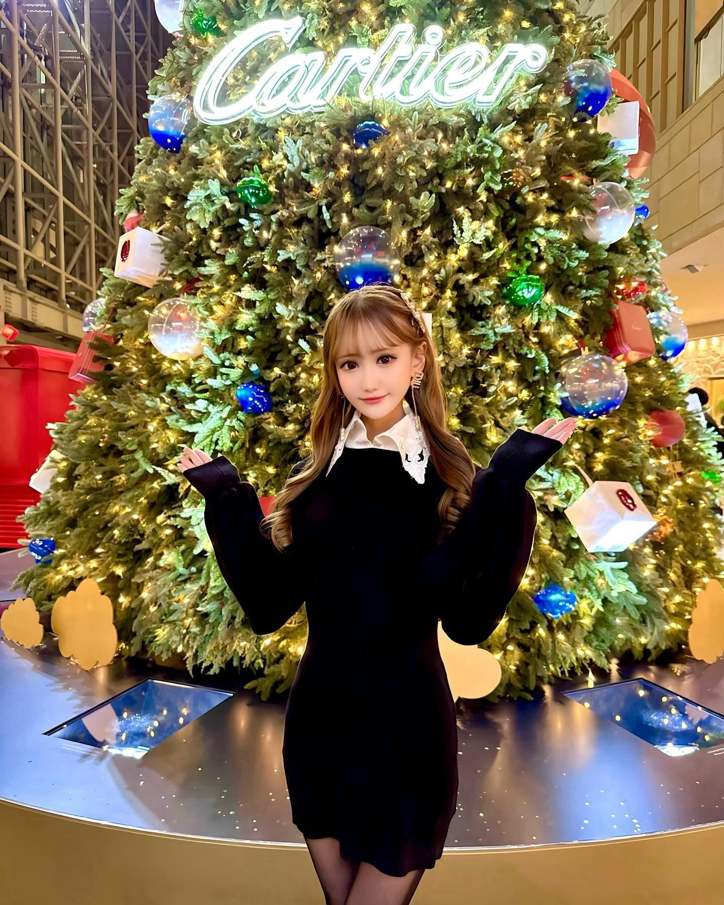 ♡
六本木ヒルズ内にあるカルティエツリー🎄と
クリスマスマーケットで相方ぴと乾杯🍻💕
ドイツビールにドイツソーセージ美味しかった🌭🇩🇪
・
・
・
・
・
・
・
・
・
・
#christmas#クリスマス#Xmas#クリスマスツリー#xmastree #Cartier #カルティエ#六本木#六本木ヒルズ#クリスマスマーケット #xmasmarket #merrychristmas#東京 #新宿 #歌舞伎町 #キャバクラ #キャバ嬢 #ホスト#ホステス#水商売#お洒落 #かわいい #綺麗 #モデル #シ