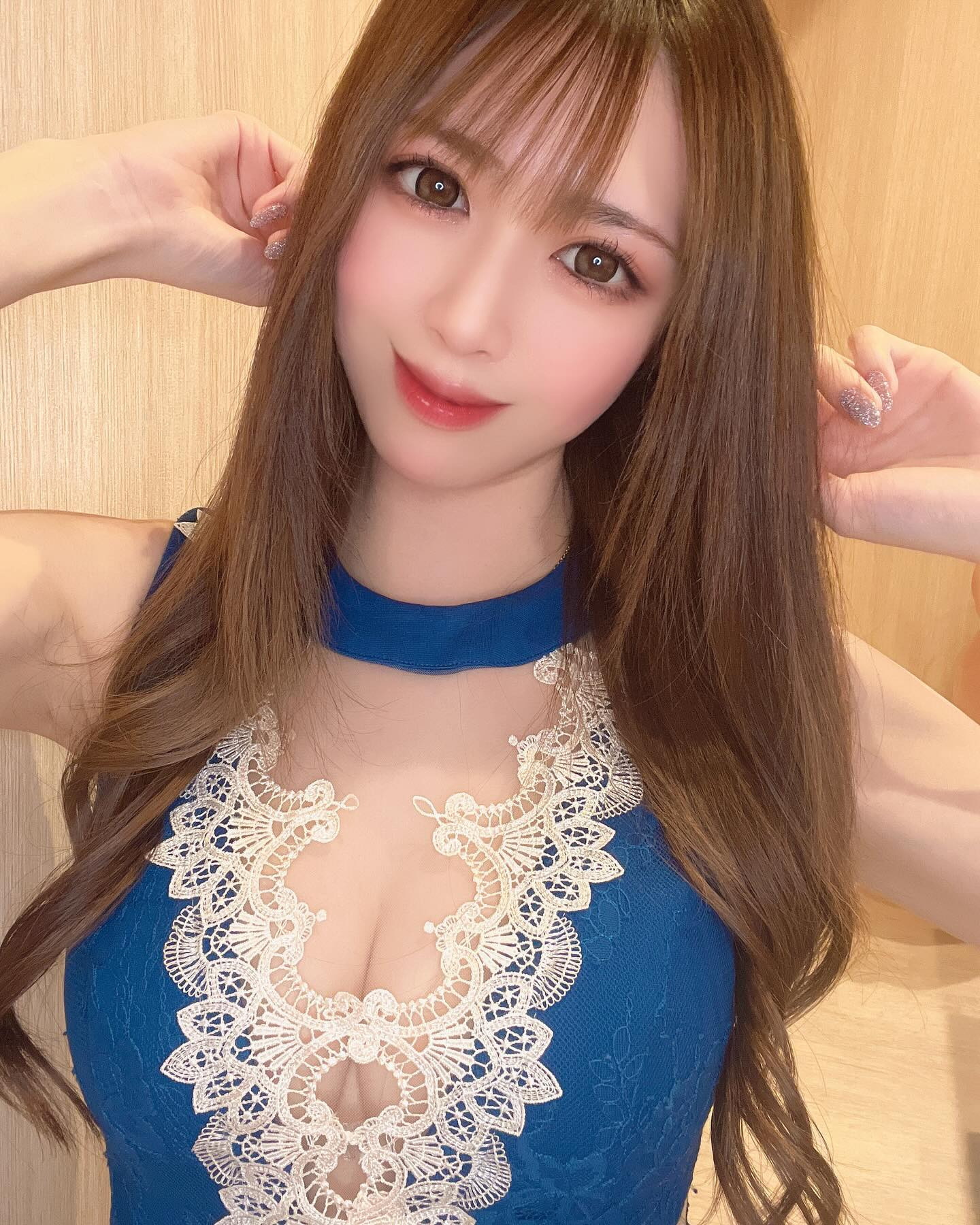 .

本日お休みです🙇‍♀️
明日から1/1まで居ます❣️

#キャバ嬢 #キャバクラ #歌舞伎町 #ドレス #北新地 #ニュークラ #シャンパン #すすきの #ラーメン #ホステス #可愛い #ラウンジ #札幌 #北海道 #グルメ #銀座 #中洲 #かわいい #お酒 #キラキラ #旅行 #ジンギスカン #スープカレー #ありがとう #味噌ラーメン#シャチグループ #プリンスグループ #バルセロナ

.