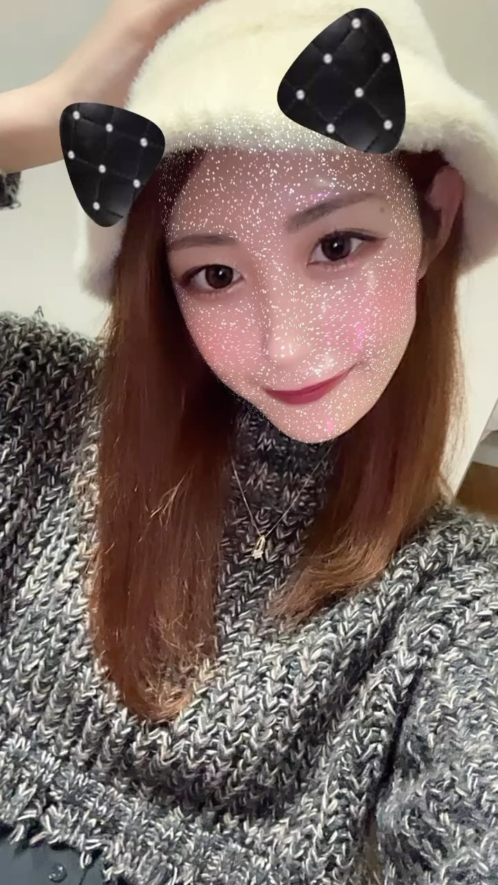 この帽子好きなんだぁ〜っ🫢🩷
フワフワで暖かいの🫶
.
.
.
#大宮#南銀#都内#新宿#六本木#吉祥寺#北新地#飲み屋#キャバ嬢#キャバクラ#きゃばきゃば#いいね#いいね返し#フォロー募集#フォロー返し#インスタ#ニット帽#フワフワ#お気に入り#instagram #instagood #instadaily #fyp