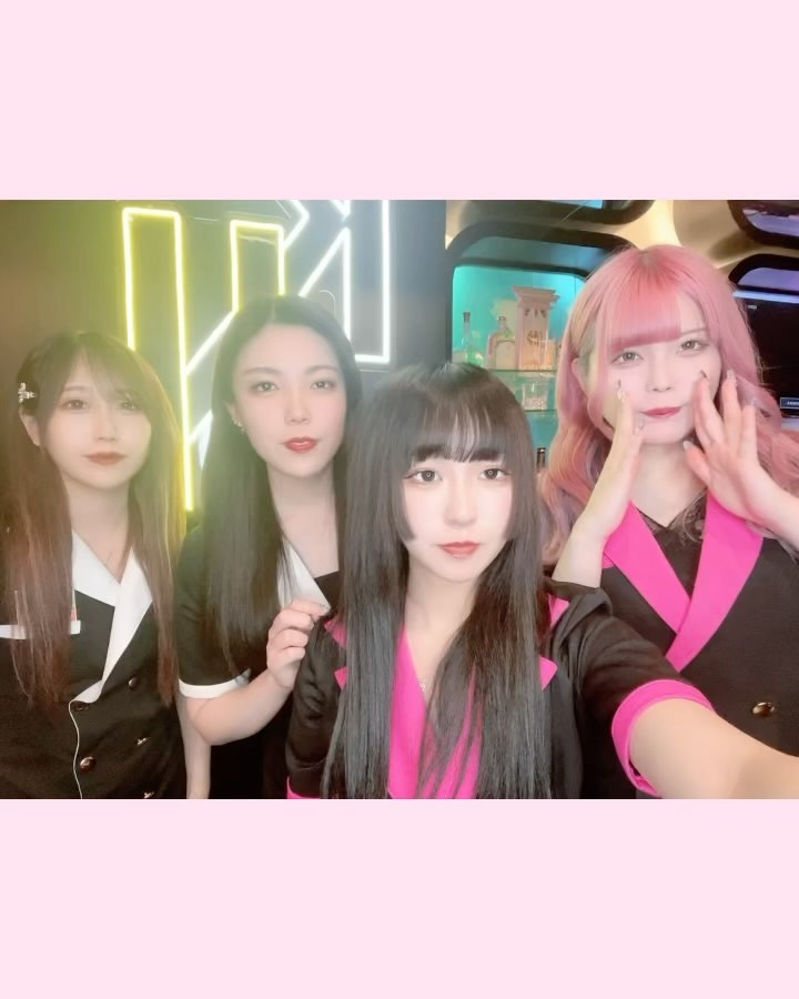 新年あけましておめでとうございます🎀✨
今年もKⅡをよろしくお願いします♡

今年はもっともっとKⅡが有名になりますように🫶🏼
写真はオープンから一緒のあのえりにこあん💞
来年はみんなでとれたらいいなあ📷🤍