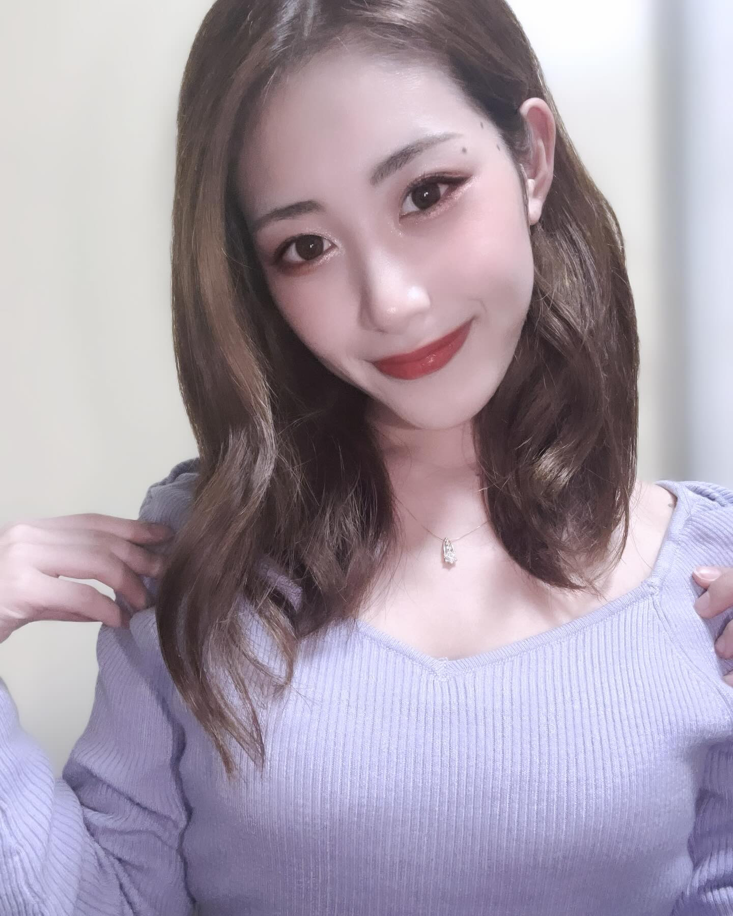 あけましておめでとうございます🐲🐉✨️
今年は、去年よりもっともっと仲良くしてください🫶
2024年も宜しくお願いします🫡💜
.
.
.
.
.
#新年#あけましておめでとうございます🎍#今年もよろしくお願いします#自撮り#いいね#いいね返し#フォロー#相互フォロー #私服#紫#お気に入り#キャバ嬢の休日#キャバクラ#ホスト#水商売#大宮#飲み屋街#都内#新宿#六本木#吉祥寺#飲み屋さん#インスタ女子#気になったらフォロー #instagram
#follow #me #instagood #like4l