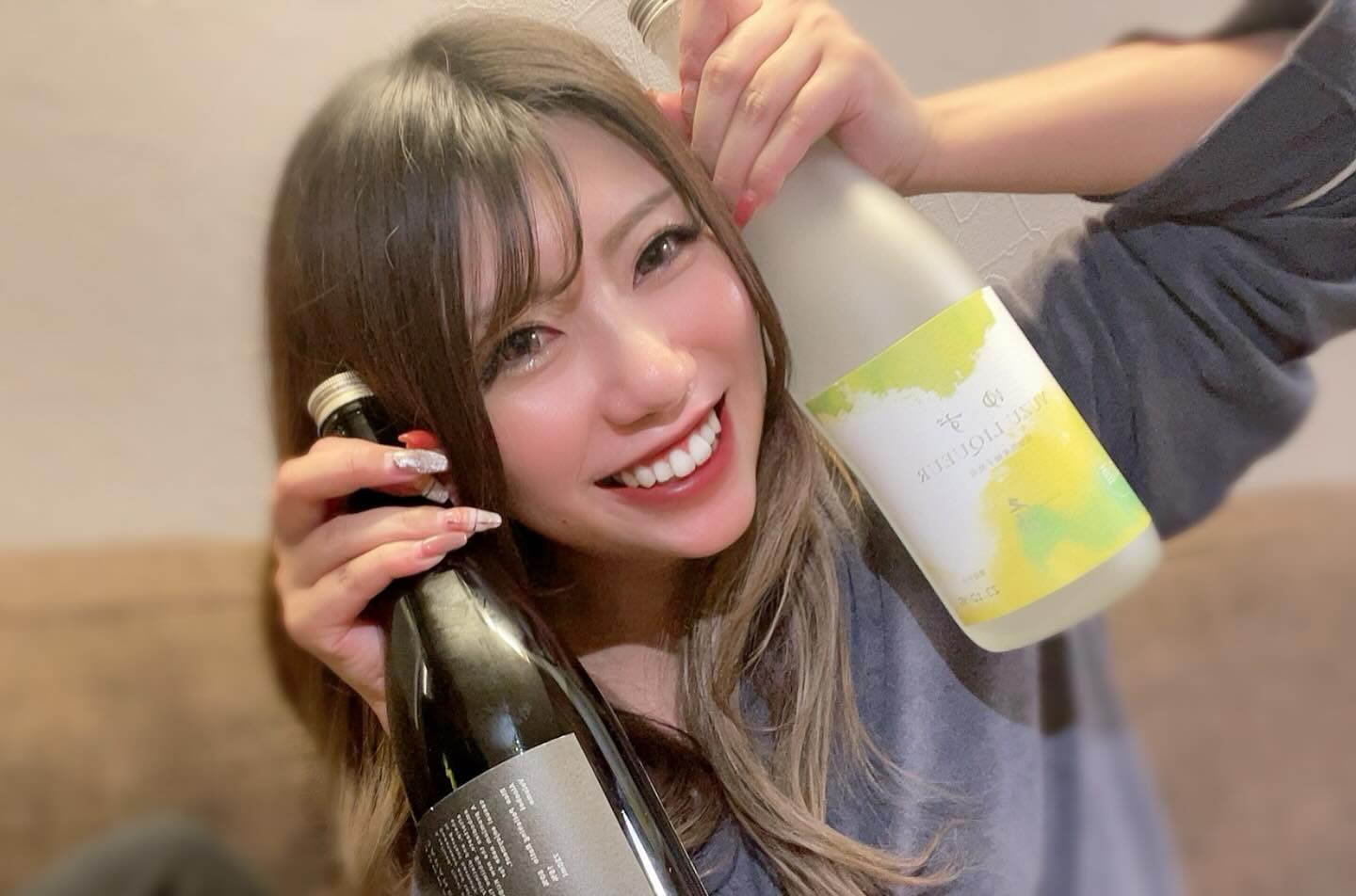 💙

もう一週間が経ちましたが、、
新しい年がはじまりましたね🐲✨

元旦から大きな地震があって
たくさんの方からご連絡を頂きました
ありがとうございます🥲
わたしの地域は幸いにも大きな被害はなく
日常生活を送れています！

そして初詣で健康祈願をした
24時間後には高熱をだして
丸4日くらい寝込んだ🤒

おかげで今年の初出勤は
10(火)になりました🙃🍶

こんなに年始休んだのはたぶん中学生以来
年明けてまだ一度も化粧もしてない🤷🏼‍♀️
だいすきな箱根駅伝も何年ぶりにほぼ全部見た
みんなすごく心配して