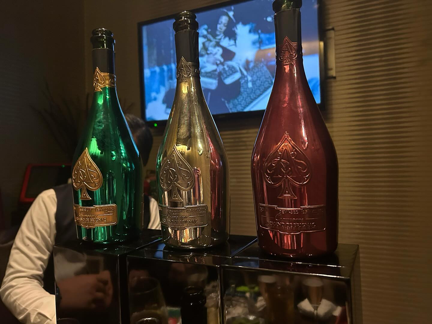 池袋 Red Shoes ホットニュース 73016