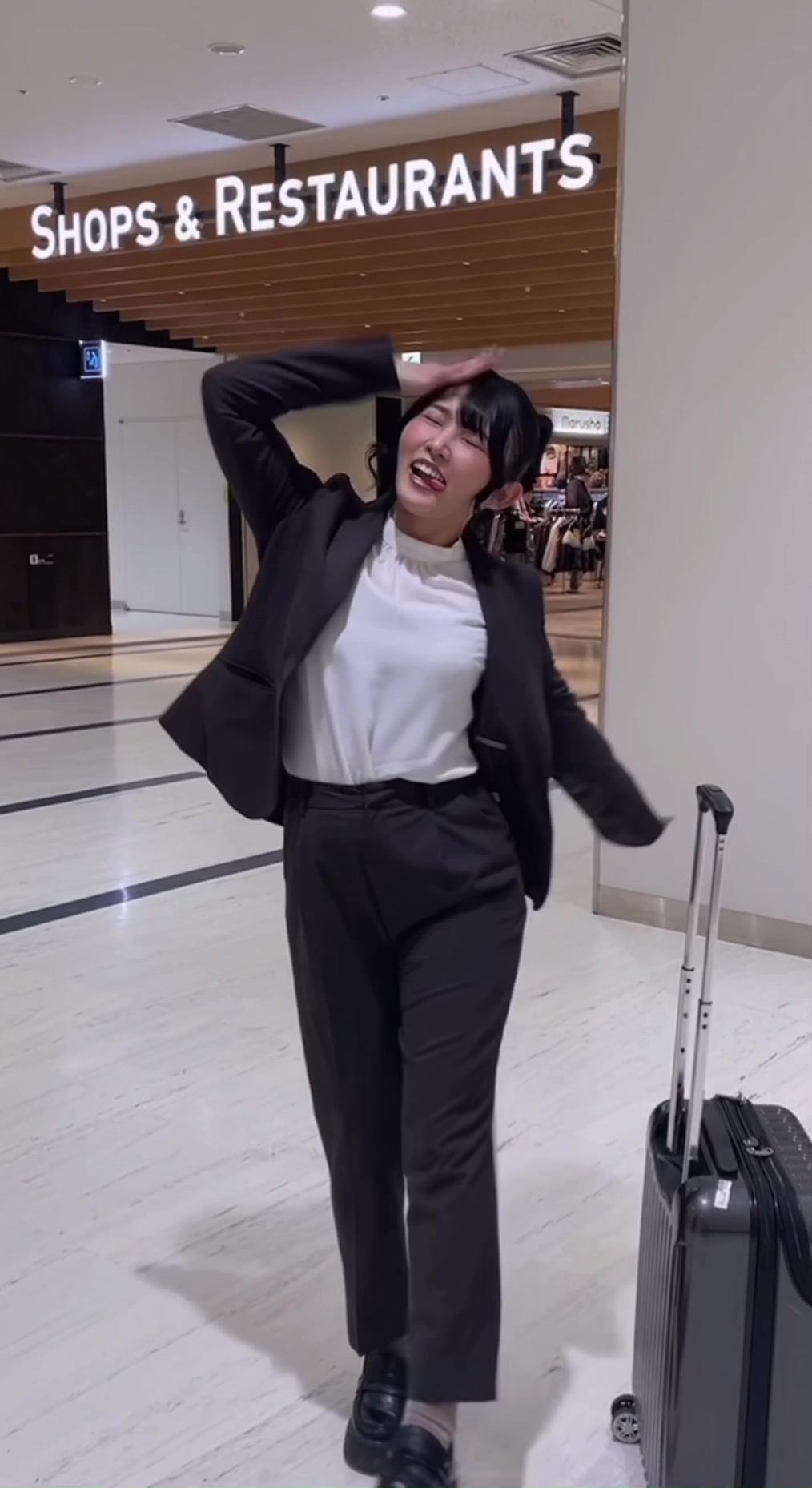 大阪着いた✈️#大阪 #伊丹空港 #これから京都行く #おすすめにのりたい