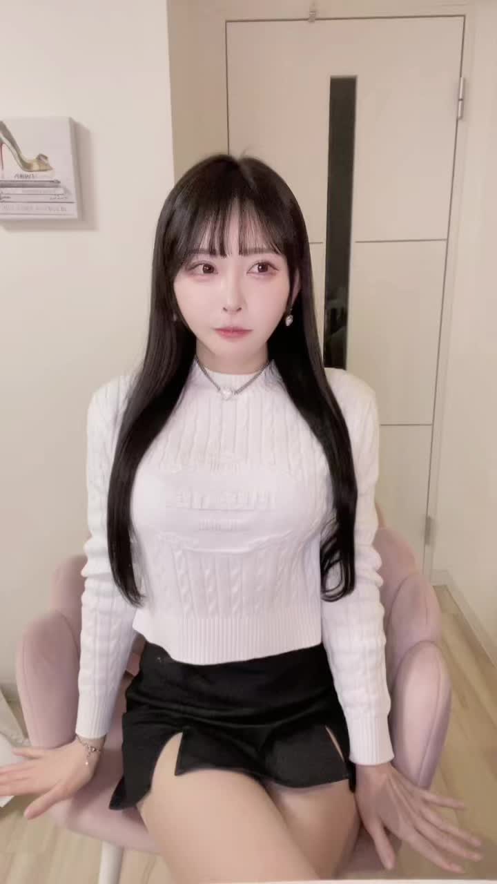 Liveありがとう♡みんなマッシュルみてる？あたしもシュークリームすきだよ　#creepynuts #クリーピーナッツ #マッシュル#すすきの#キャバ嬢#prada#zara#ニュークラブ  @シティーグループ札幌