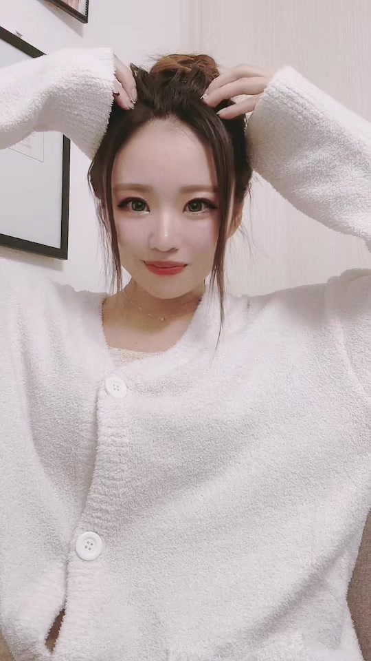 頬とおでこのニキビが消えません🥲