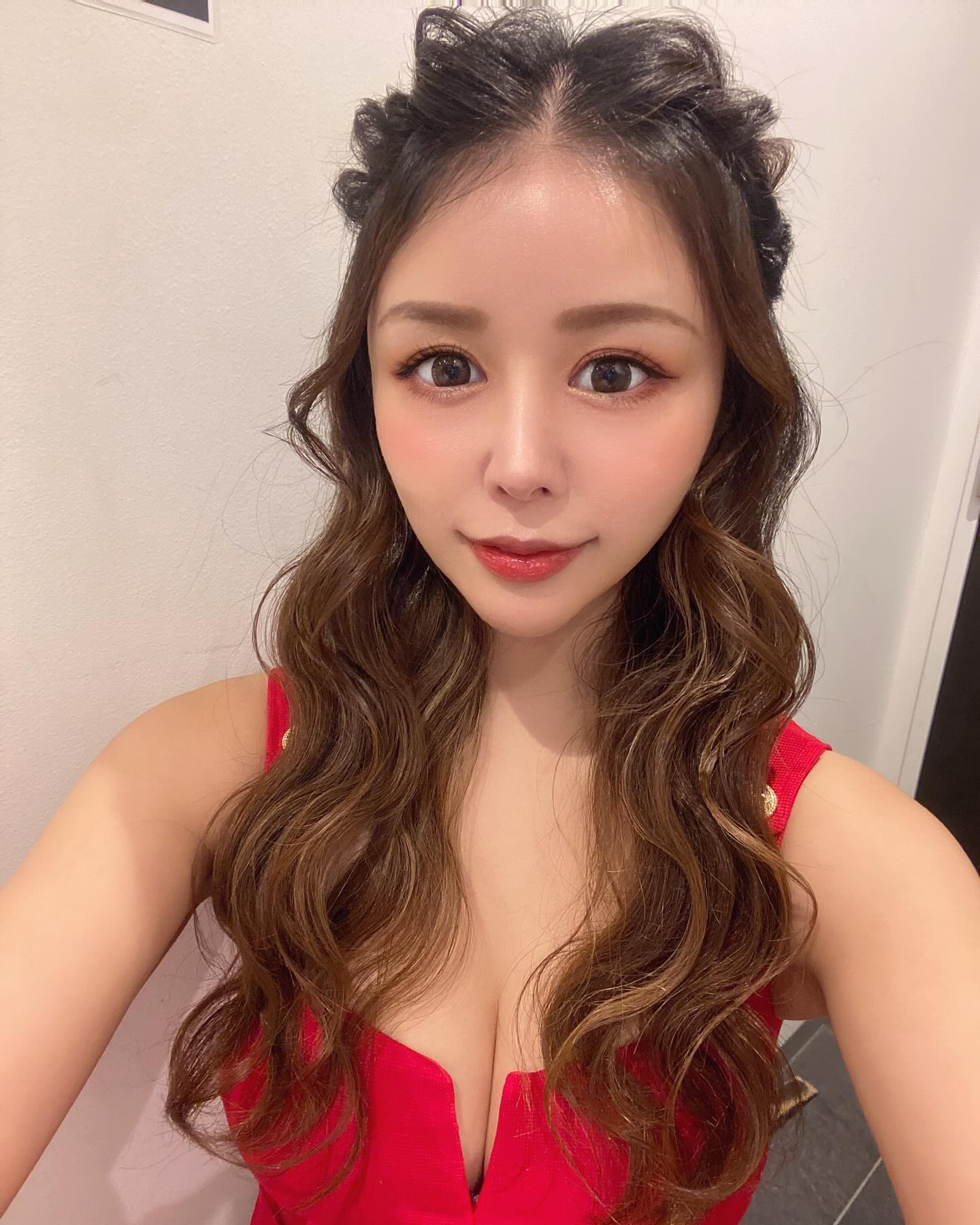 ．
1月2月だいぶしんどかった、、😂
って事で3月からはたくさん飲みたい🍻🧡
頼むでー！！笑
#キャバクラ #キャバ #キャバ嬢 #夜職 #ラウンジ #ホステス #ナイトワーク #歌舞伎町 #六本木 #銀座 #上野 #池袋