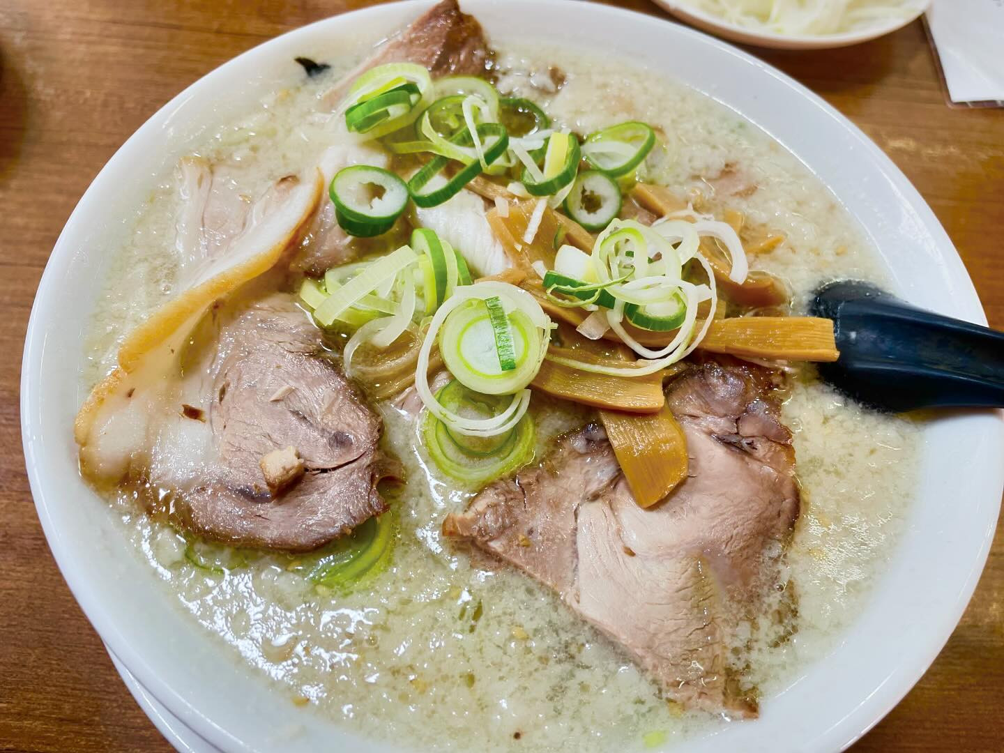 💙

最近のラ🍜

わたしの中ではキングオブラーメン土佐屋🍜
もっと近所にあって〜と切に願うよね
相変わらずネギが好きすぎて困ったな〜〜
ネギ臭くても気にしないでね🖐🏻

1枚目から
土佐屋、愛心、山岡家、きんしゃい亭
最後のは弘前のどっか🍜

なんときんしゃい亭10年以上ぶり✌🏻
遅くまでやっててくれるのありがたい〜〜

オススメのラーメン屋さんがあれば教えて👼🏻💚

#新潟らーめん #新潟ラーメン #ラーメン #らーめん #新潟らーめん部 #新潟ラーメン部 #新潟グルメ #新潟ランチ #めんすたぐらむ