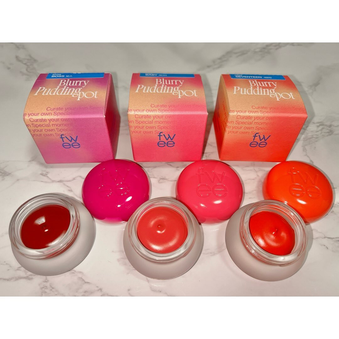 Qoo10メガ割×fwee(フィー）
リップアンドチークブラーリープリンポット💄💋
https://www.qoo10.jp/g/1079974055
販売価格5,800円がメガ割期間中はクーポン適用で3,248円✨️
(SHOPクーポンあり)
★4,000円以上ご購入時5％OFF
★5,000円以上ご購入時10％OFF
★6,000円以上ご購入時15％OFF

リップとチークが1つで可能な
マットタイプのリップアンドチーク💖
どこにもなかった韓国発フィー独自開発の
ふわさらテクスチャーで
触った感覚はプ