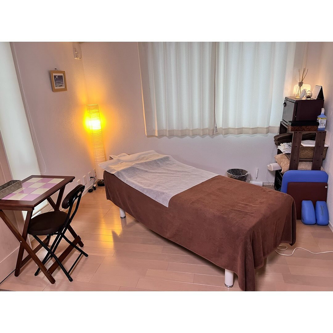 スマホっ首や猫背を改善したくて整体院へ🐱
先生のゴッドハンドで正しい位置に導かれて
バキバキだった身体が短時間で軽くなった(ง⸝⸝ᵒ̴̶̷ωᵒ̴̶̷⸝⸝)ว🎶
行った際は先生の相方､コツコツ君に挨拶してね😂

#すぐらく堂整体院 #大久保整体 #大久保整体院 #大久保マッサージ #大久保整体サロン #PR