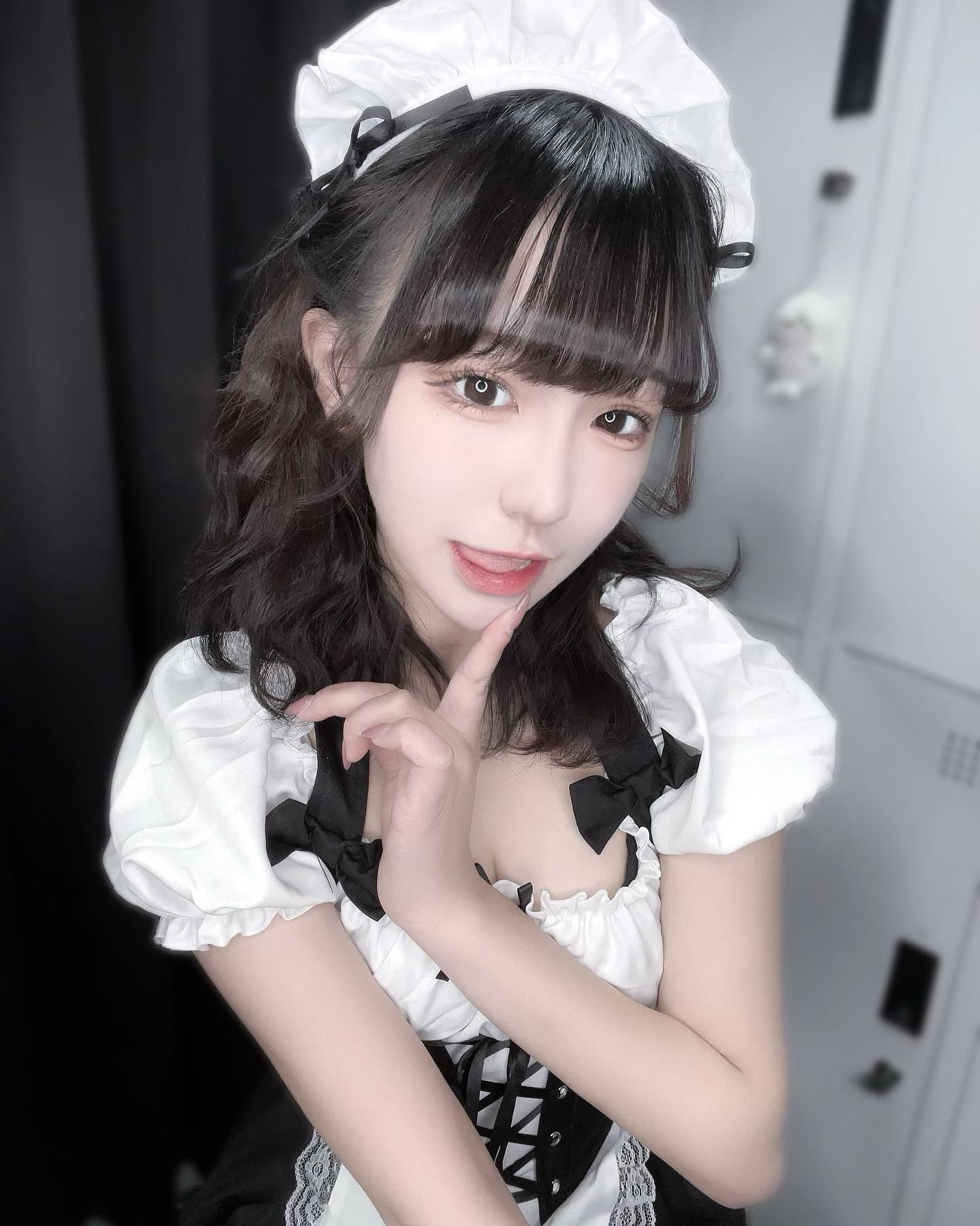  Instagramで記事を開くにこさん...