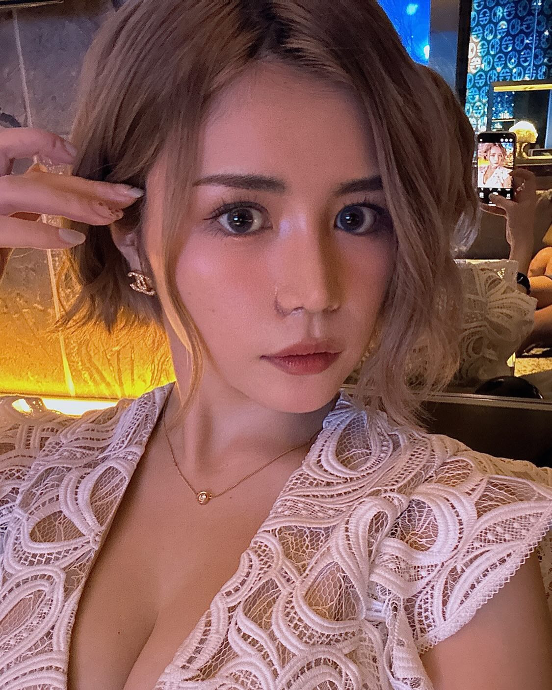 母に選んでもらったフィード用写真②
鏡に自撮りしてるの見えてて誠に草。
#キャバ嬢 #リオグループ #胸鎖乳突筋 #めいレポ