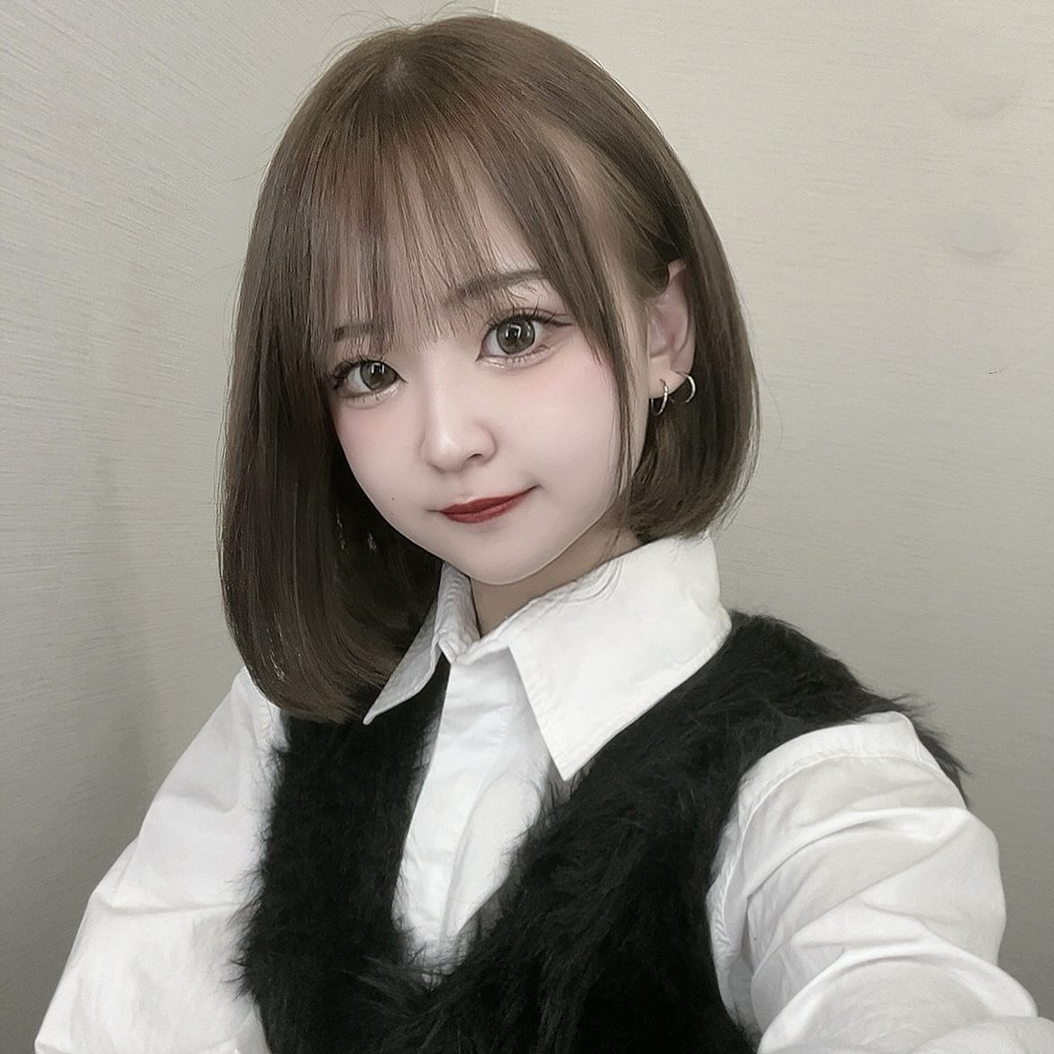 .
嫌なことも傷つくことも
理不尽に振り回されることもたくさんあるけど
気付かなくてもいいことに気付いてしまうように
いつの間にかなってしまったけど
自己肯定感がすごく低くなってしまったけど
少しだけど心を許せるだいすきなひとたちがいて
こんなにも良くしてもらっていいのかって思うくらい
よくしてくれるやさしいひとたちがいて
こんなまなかでもなんとかがんばれています。
まなかにやさしいひとたちを幸せにできる人になりたい