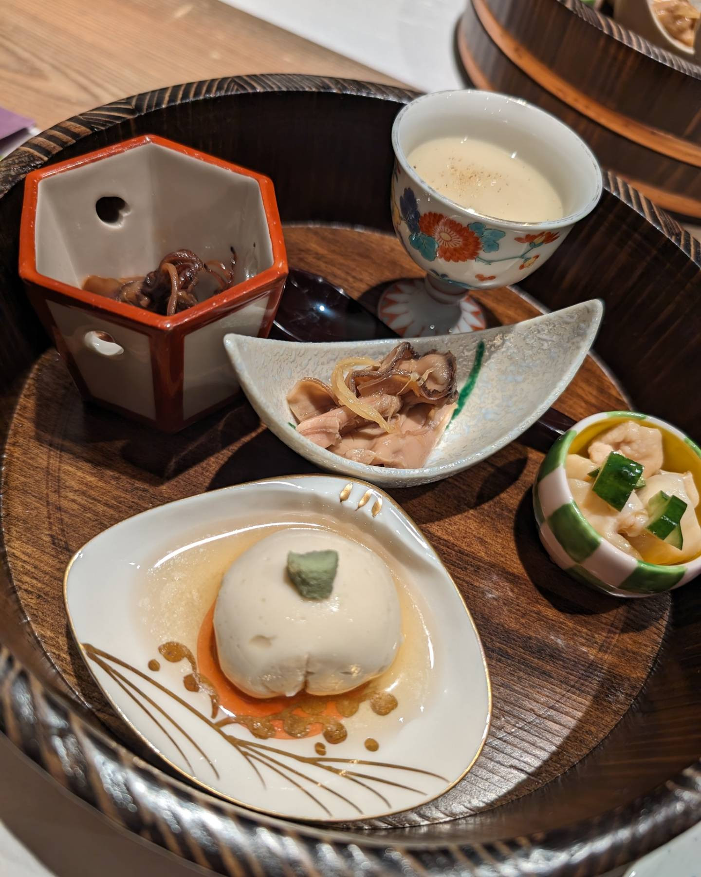 .
.
.
美味しいご飯♥
@sakana.sushi.fuji 
隠れ家的だけど美味しいよ♥

ひなさんの乳こぼれそう💁🏼‍♀️
@hina_letoile 
@hibiki.group 
@letoile_sinseigroup 
#レトワール#響グループ #水川潤#美松ビル5F#札幌 #すすきの #北海道 #ニュークラブ #ニュークラ嬢 #すすきのニュークラ #ラウンジ #ラウンジ嬢 #キャバクラ #キャバ嬢 #ホステス #夜職 #ナイトワーク #ポケパラ #インスタ指名 #求人 #お酒好きな人と繋