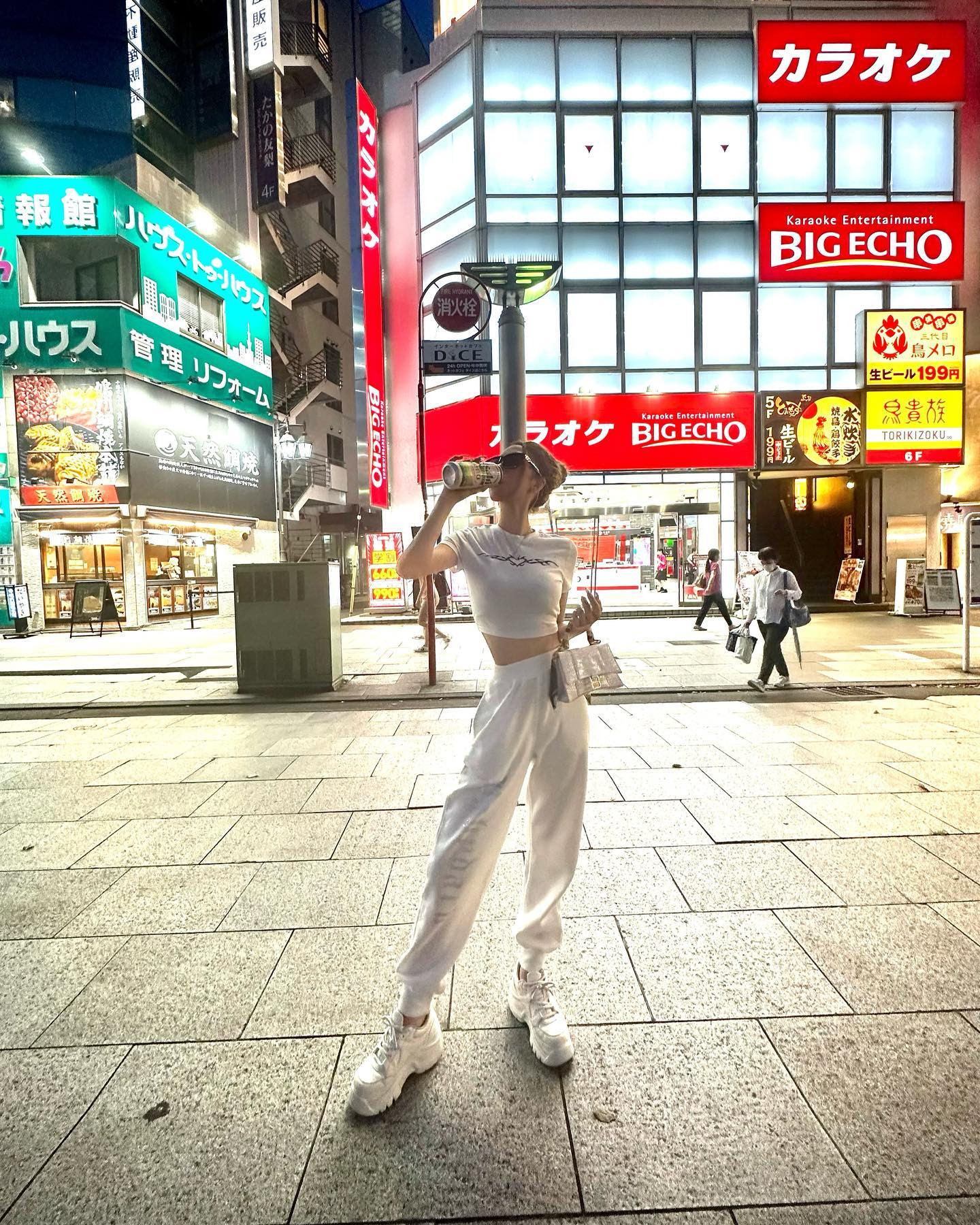 赤羽女🍻
・
峰 寿リ亜 ｰ 𝐉𝐮𝐥𝐢𝐚 𝐌𝐢𝐧𝐞🌹
・
𝗢𝗿𝗮𝗻𝗴𝗲 𝗧𝗲𝗿𝗿𝗮𝗰𝗲 - オレンジテラス🍊🧡
@orangeterrace.tokyo 
・
AREA: 歌舞伎町／新宿
TEL: 03-6233-8201
MAP: 〒160-0021 
  東京都新宿区歌舞伎町1-2-5
  東陽ビル B1F
TIME: 20:00〜LAST
・
 #キャバ嬢  #キャバクラ  #新宿  #歌舞伎町  #ホステス  #ギャル  #じゅりあ  #オレンジテラス  #六本木  #銀座  #クラブ  #渋谷 