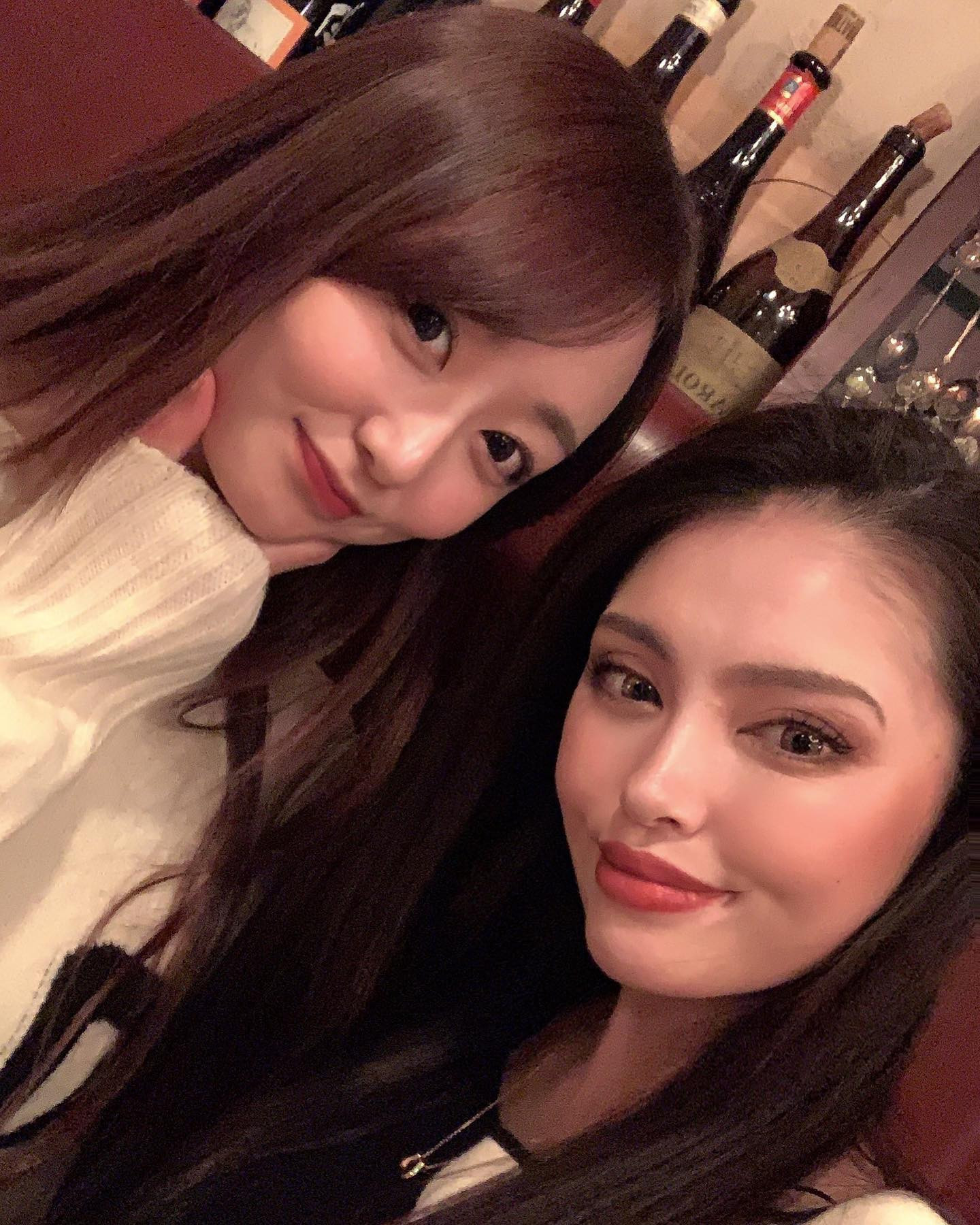  Instagramで記事を開くナンシー...