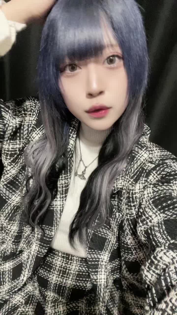 エクステ付けに行ってきたんだけど強風すぎてぼっさぼさになった