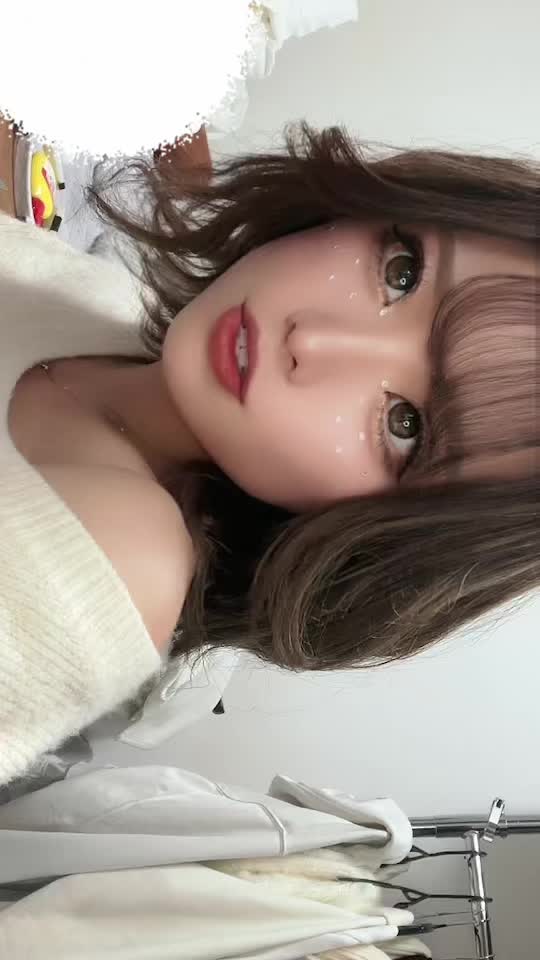 部屋ごちゃごちゃのまま撮ったところがまたGALっぽいでしょ？www #ヘーゼルメイク