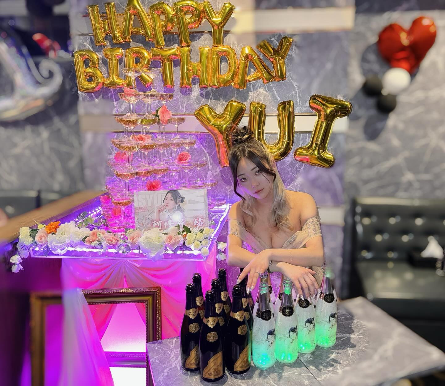 バースデーイベントありがとうございました🖤

 #バースデーイベント  #歌舞伎町キャバ嬢  #シャンパンタワー