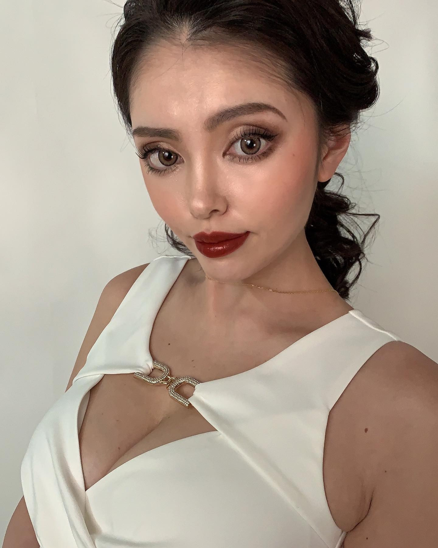  Instagramで記事を開くナンシー...